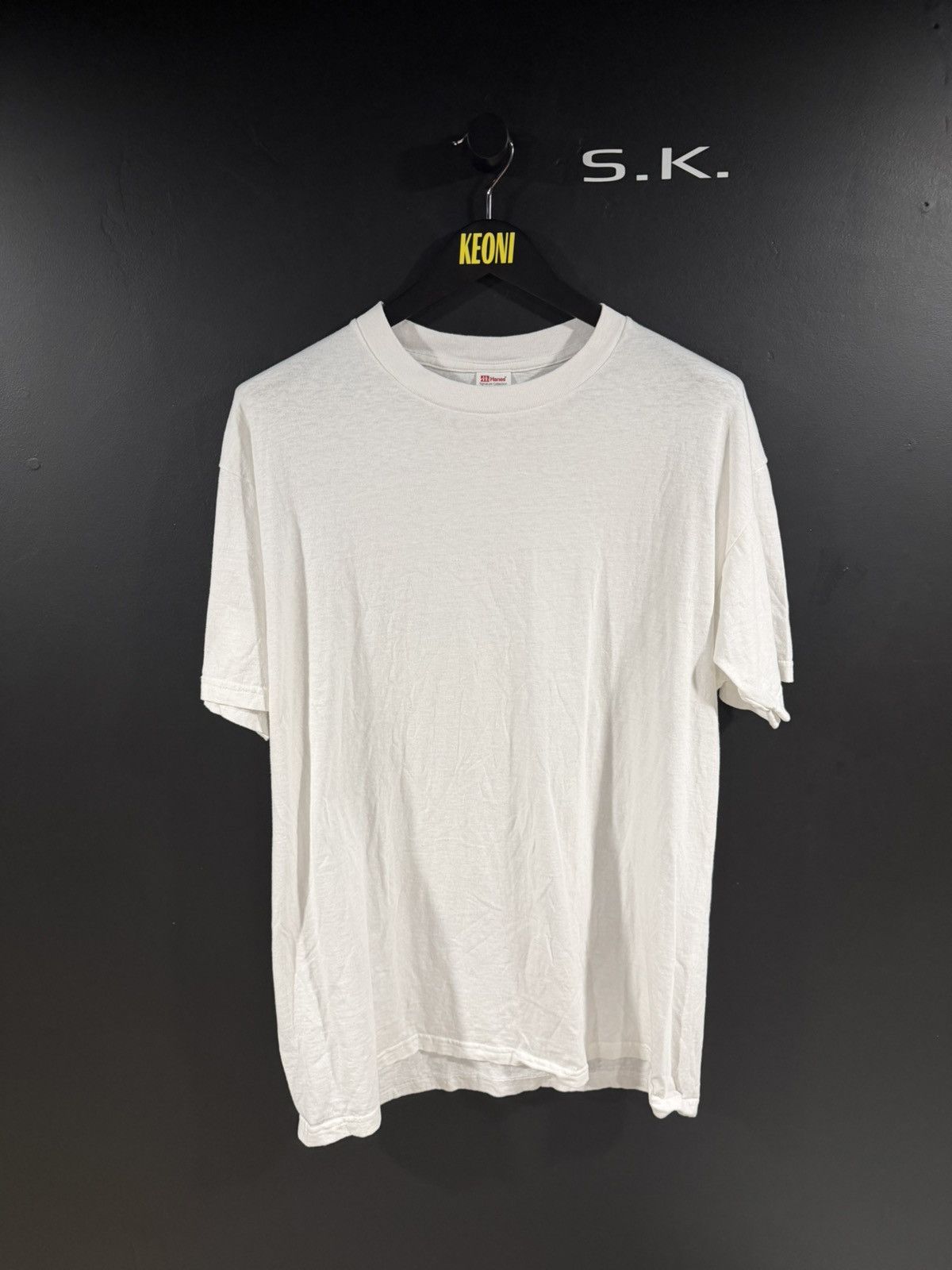 Vintage 2000s Y2K Vintage Hanes White Blank Grunge Streetwear Tee XL Size US XL / EU 56 / 4 - 1 Thumbnail