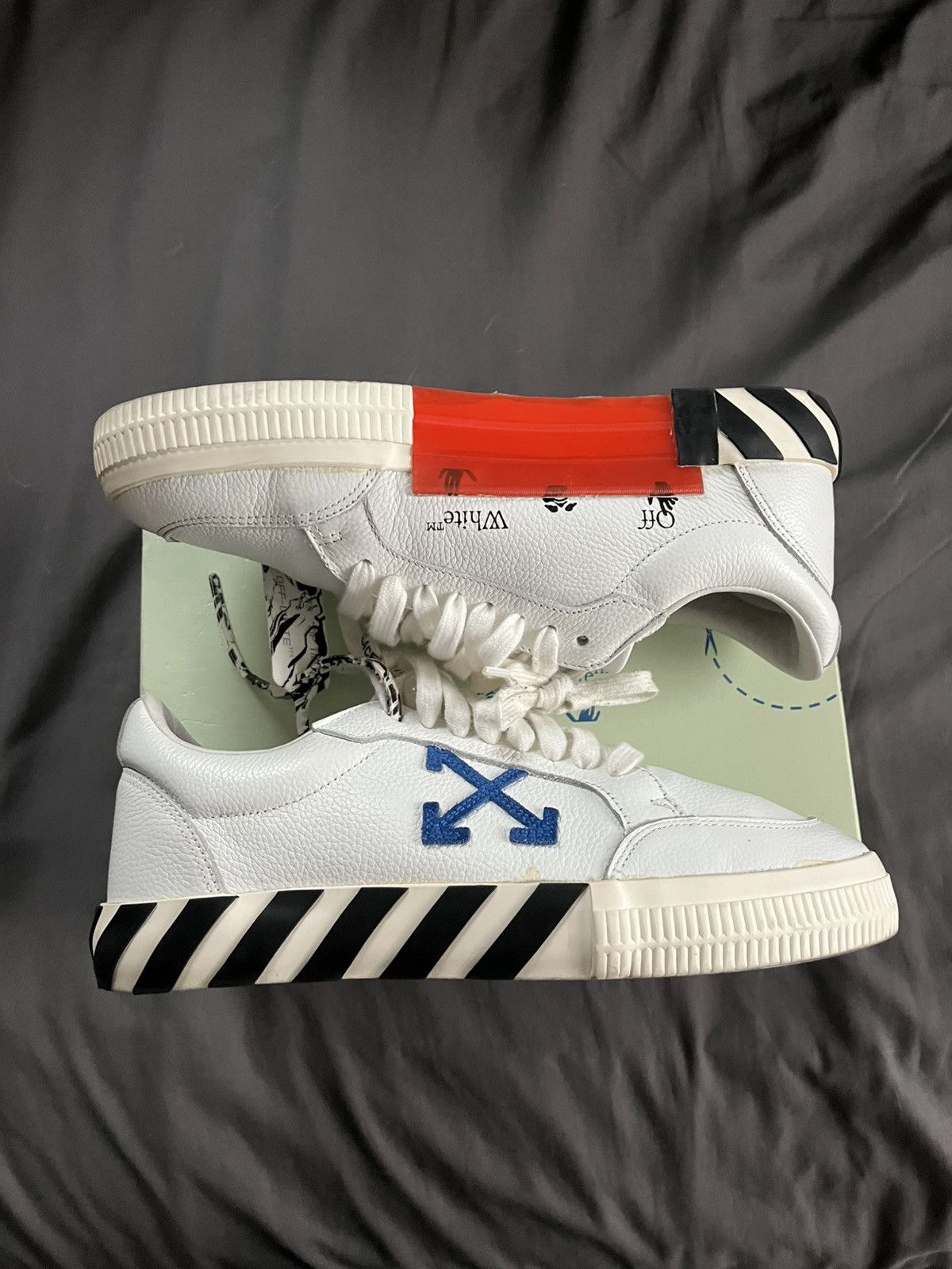 Off-White Off-White Vulcanized Sneaker Size US 9 / EU 42 - 1 Thumbnail