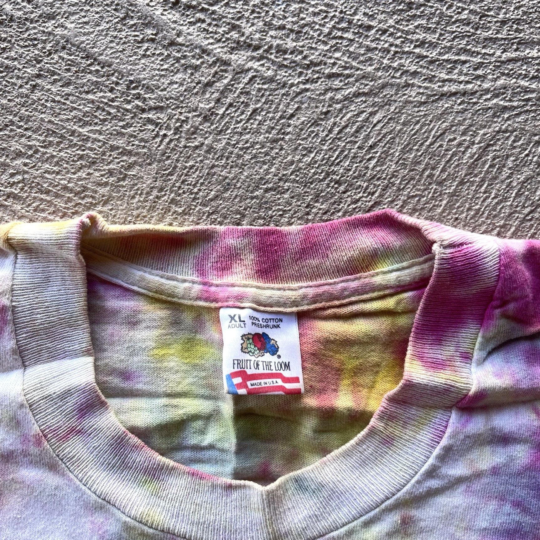 Fruit Of The Loom VINTAGE Fruit of the Loom Men's T-Shirt XL White Cotton Short Sleeve Crew Neck 90s Sports Dirtbags Bar Tucson Arizona Wildcats Size US XL / EU 56 / 4 - 5 Thumbnail