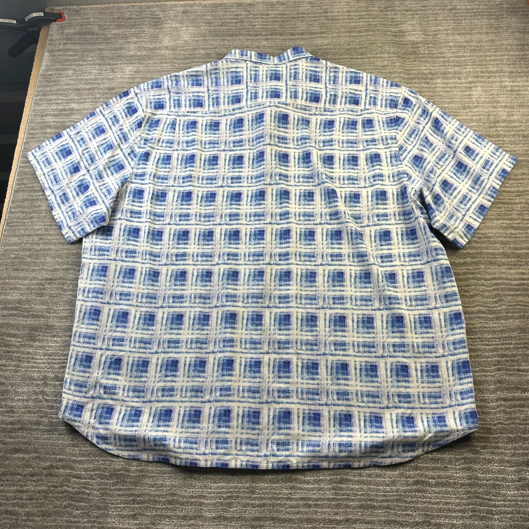 Tommy Bahama Tommy Bahama Shirt 3XL Blue Silk Blend Islandzone Short Sleeve Button-Up Geometric Camp Mens Size US XXL / EU 58 / 5 - 2 Thumbnail