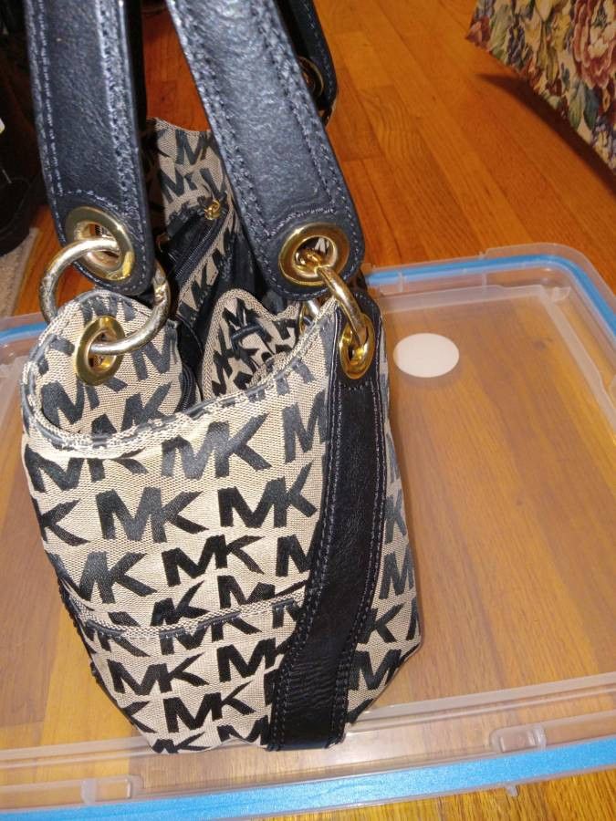 Michael Kors Micheal Kors Purse Size ONE SIZE - 8 Thumbnail