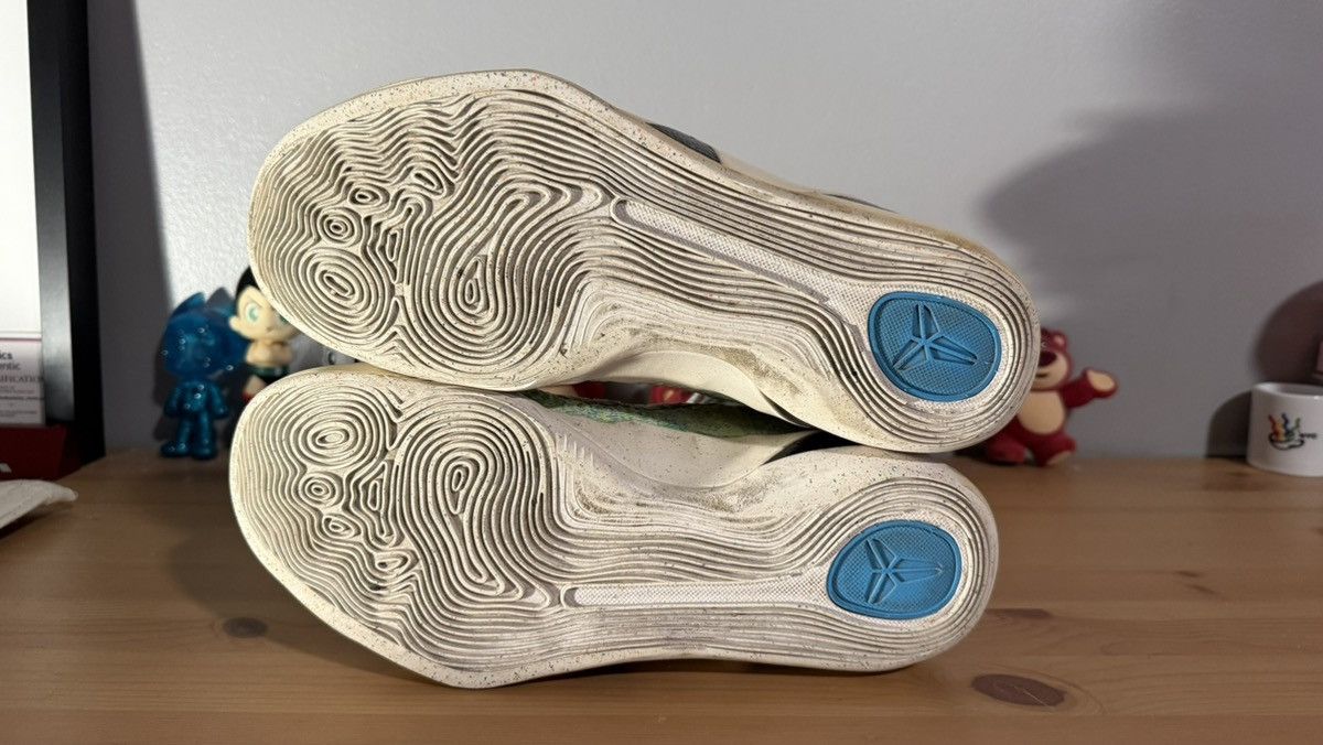 Nike Kobe 9 - WHAT THE - US Size 9 - NO BOX Size US 9 / EU 42 - 6 Thumbnail