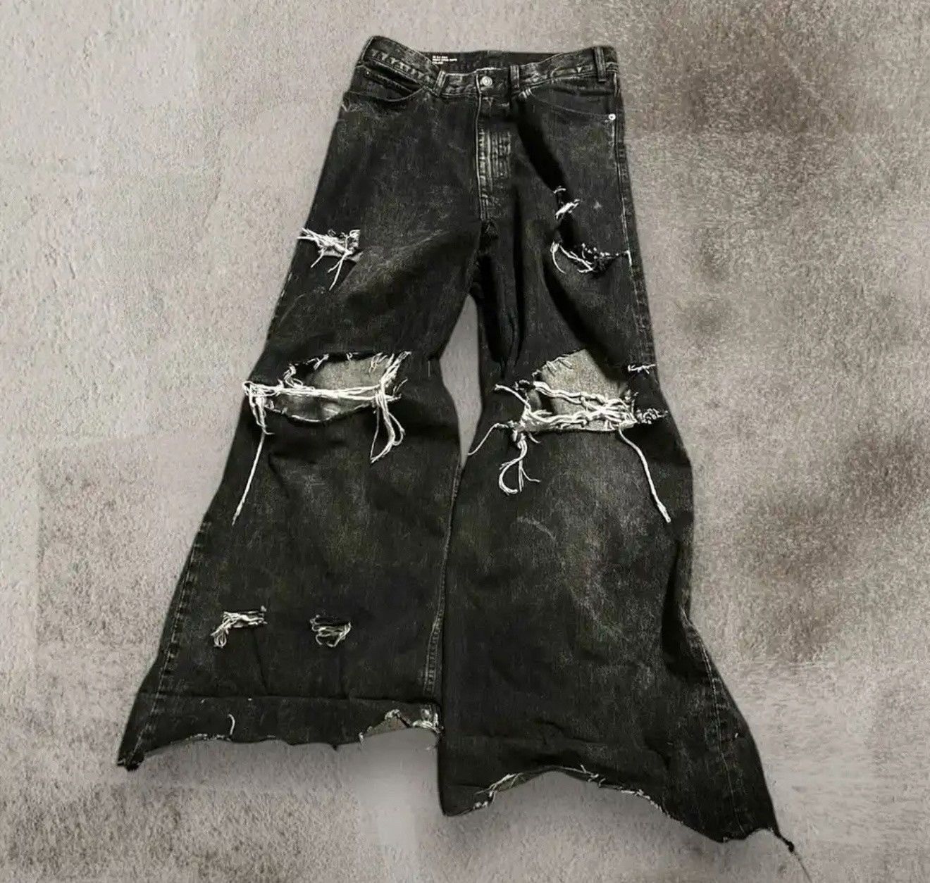 Japanese Brand × Vintage Ripped baggy jeans Size US 32 / EU 48 - 1 Thumbnail