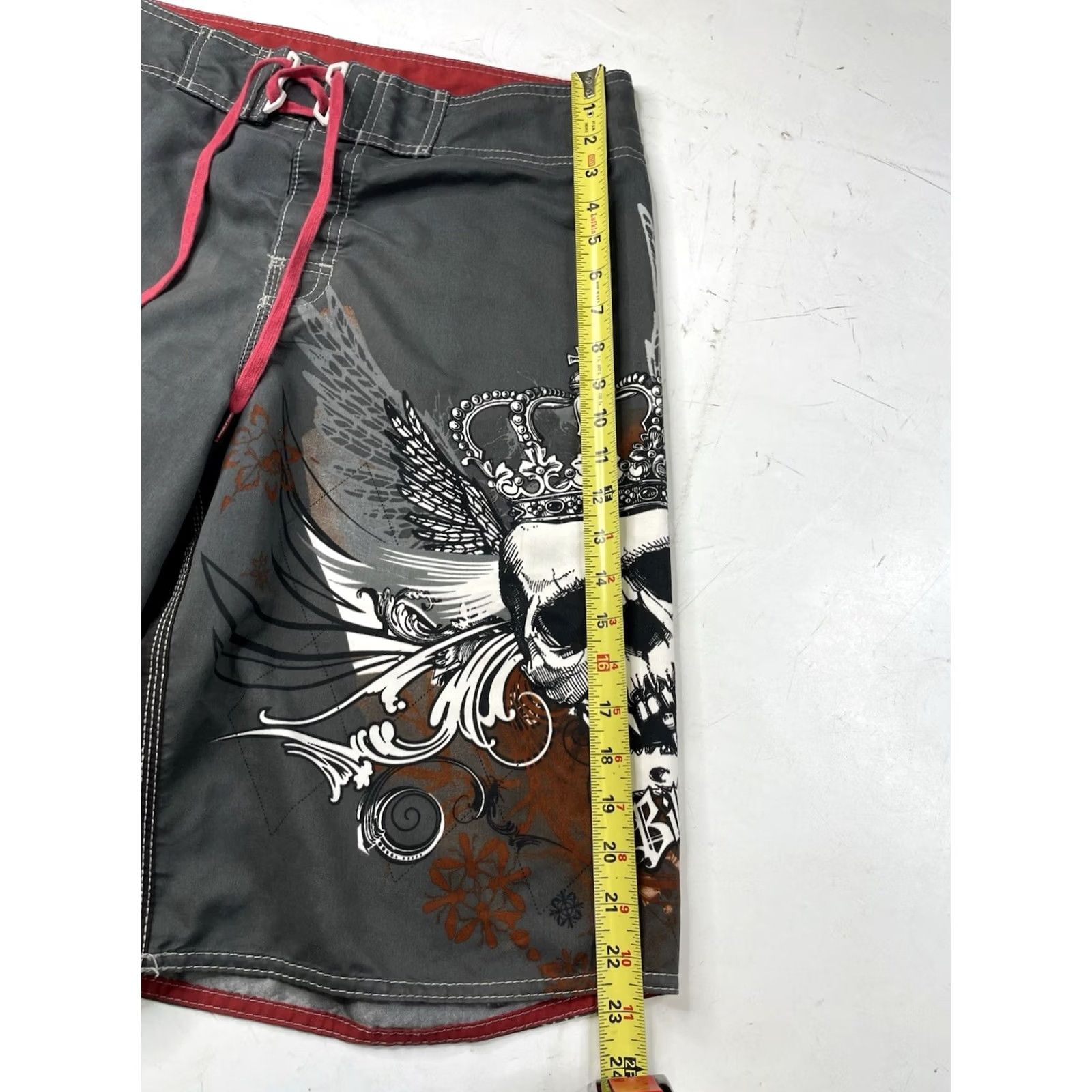 Billabong VINTAGE Billabong Mens Board Shorts 33 Surf Skate Swim Trunk Skull Gray Plaid Quick Dry Regular Size 33 Mens Gender: Mens Size US 33 - 2 Thumbnail