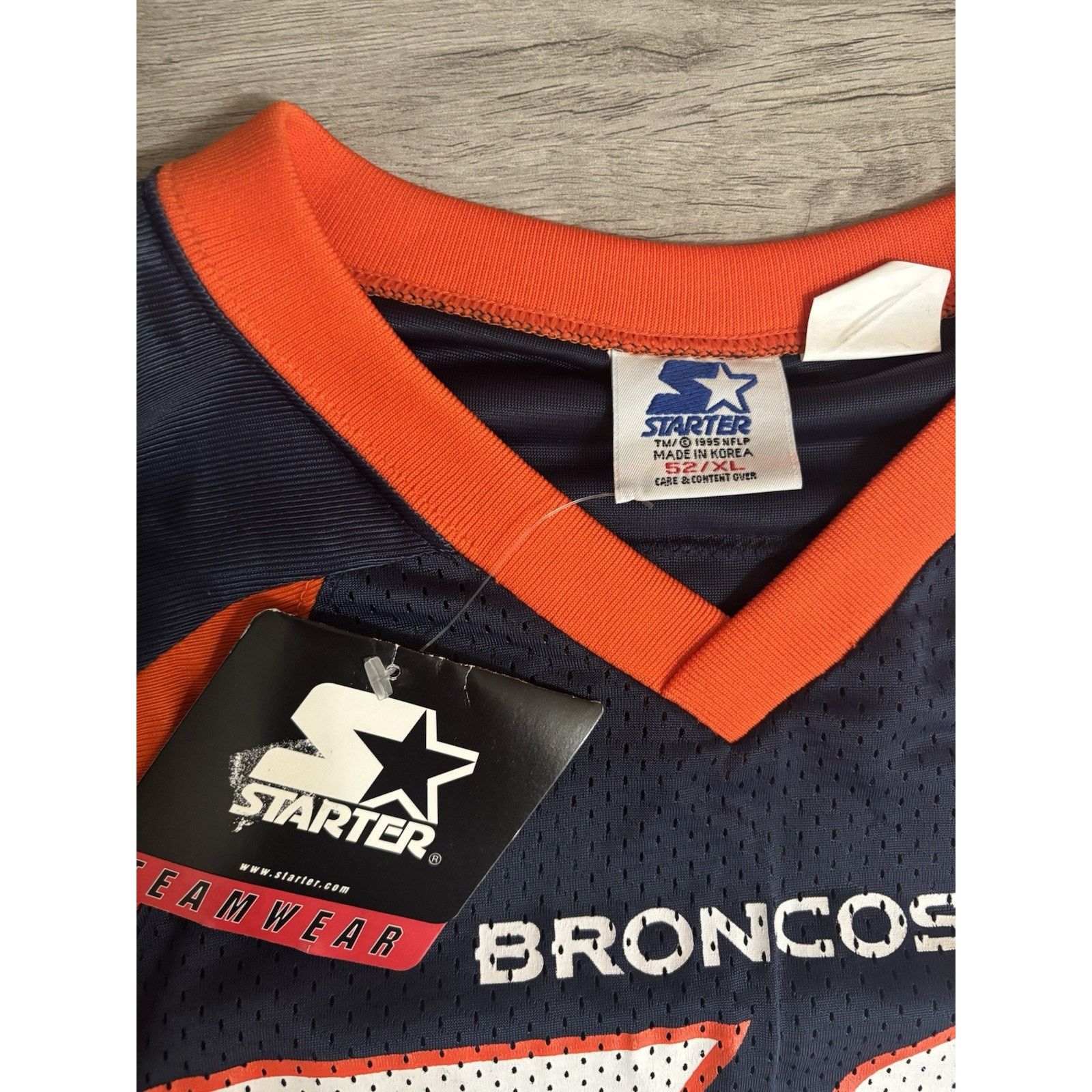Starter Vintage Starter Terrell Davis #30 Broncos Jersey XL NFL NWT Size US XL / EU 56 / 4 - 4 Thumbnail