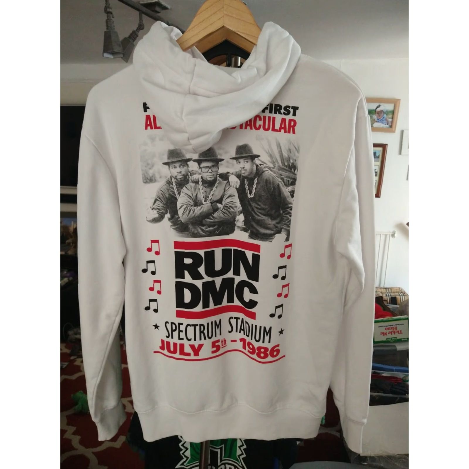 Vintage Run DMC White Hoodie Medium Back Print Retro Throwback Pullover Mens Kitten? Size US M / EU 48-50 / 2 - 3 Thumbnail