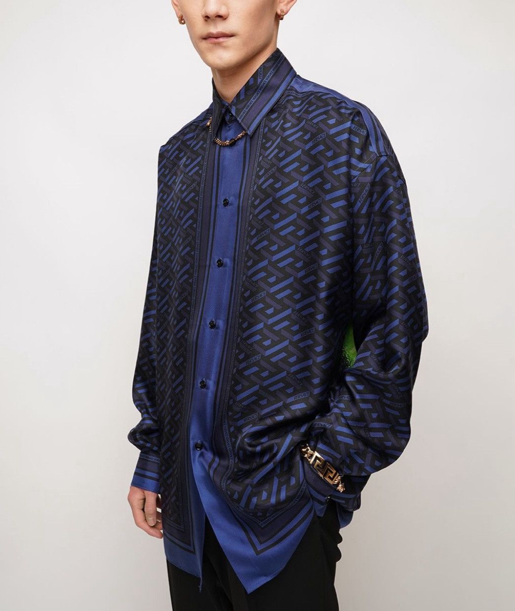 Versace Greca Monogram & Medusa Smile Print Silk Shirt size39 Size US M / EU 48-50 / 2 - 1 Thumbnail