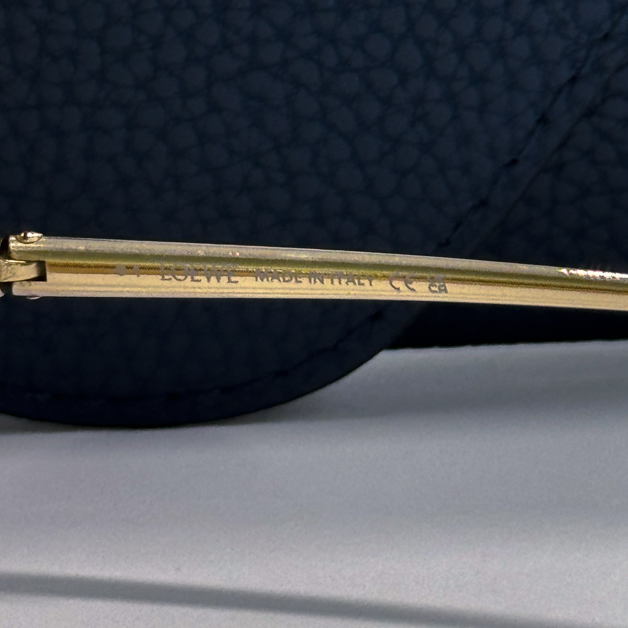 Loewe NEW LOEWE SUNGLASSES LW40164U 32E GOLD UNISEX EYEWEAR LOEWE Size ONE SIZE - 9 Thumbnail