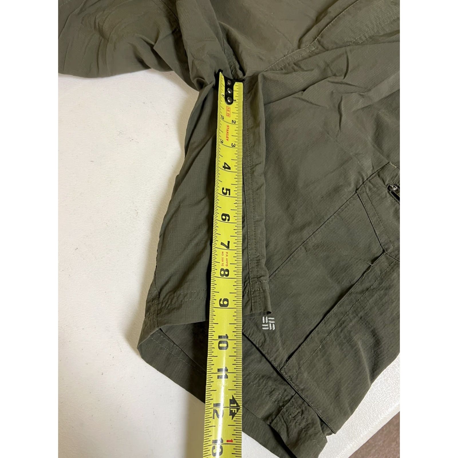 Olive **Columbia Mens Olive Green Cargo Shorts 32x9 Nylon Hiking Travel** User: Columbia Mens Olive Green Cargo Shorts 32x9 Nylon Hiking Travel Size US 32 / EU 48 - 5 Thumbnail