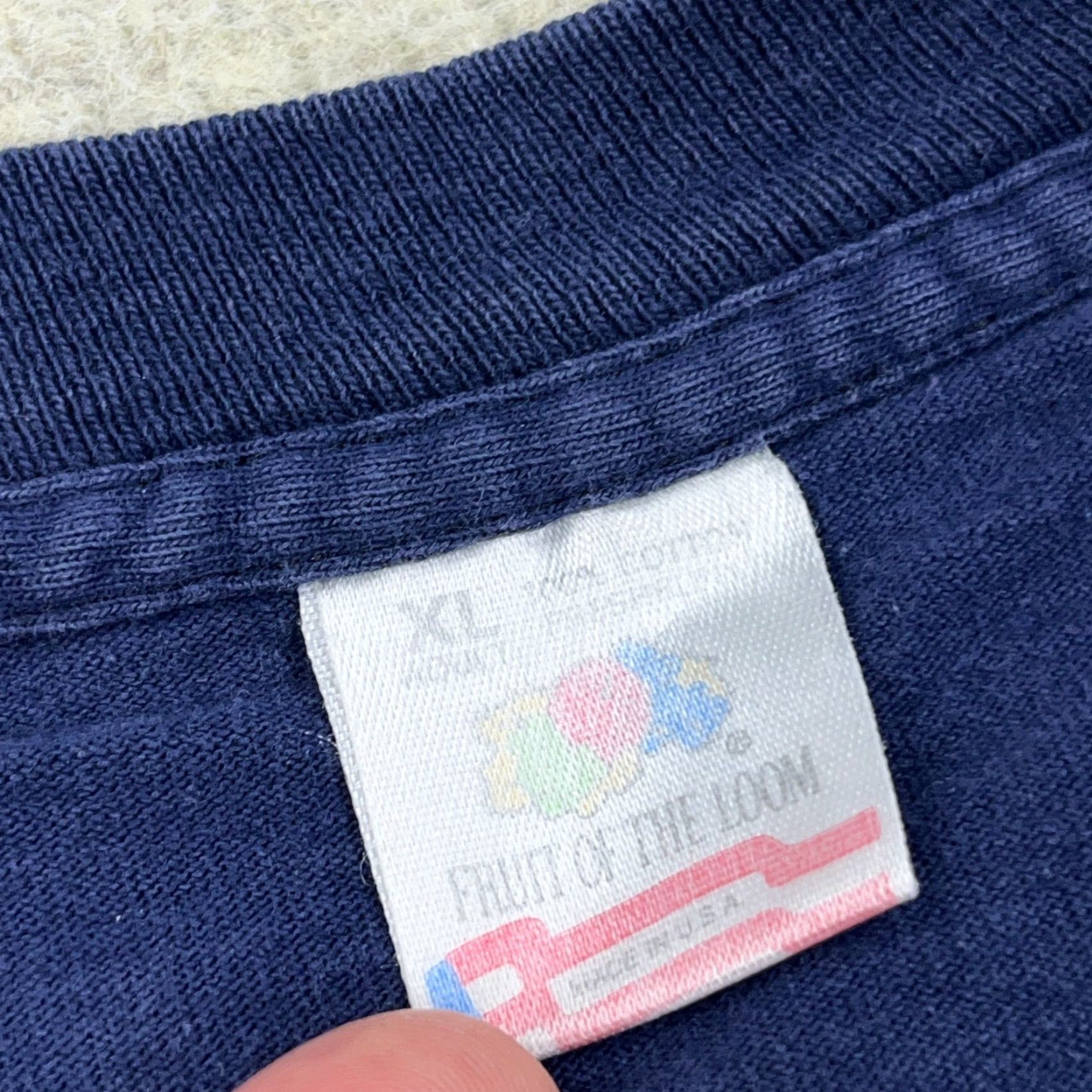 Fruit Of The Loom VINTAGE Looney Tunes Shirt Men XL Taz Tasmanian Devil Tweety 90s Single Stitch Nike Size US XL / EU 56 / 4 - 5 Thumbnail