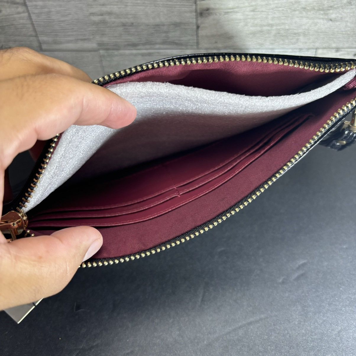 Ellen Tracy Ellen Tracey The Croco collection Wristlet NWT Size ONE SIZE - 8 Thumbnail