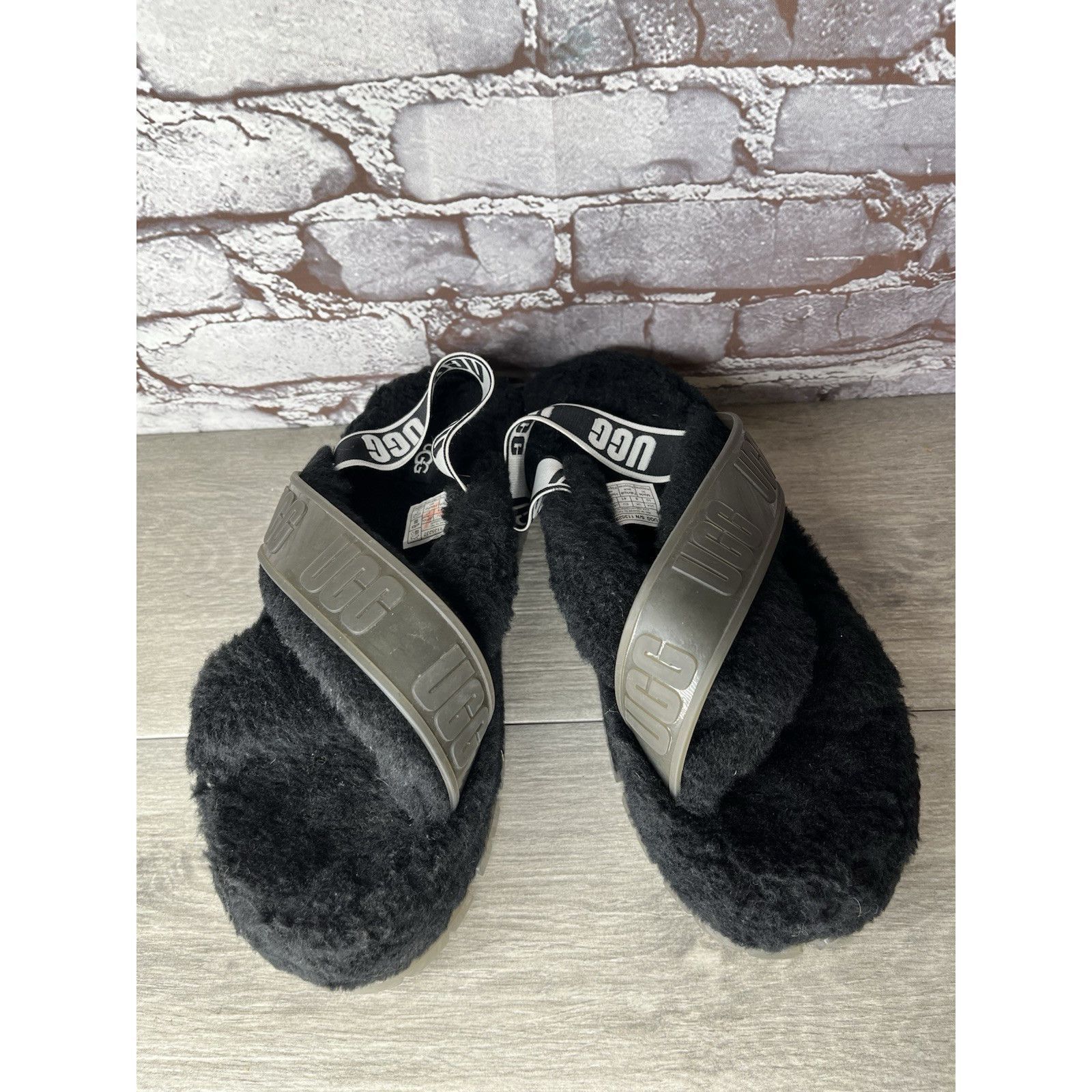 Ugg UGG Fuzzita Black Fur Slingback Slipper Platform Sandals Wom Size US 10 / IT 40 - 1 Thumbnail