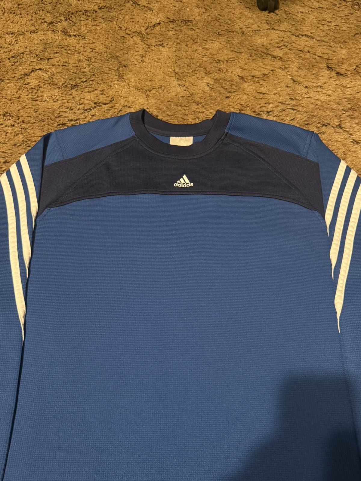 Adidas Vintage Y2K Adidas Center Logo Sweatshirt Crewneck Large Size US L / EU 52-54 / 3 - 2 Thumbnail