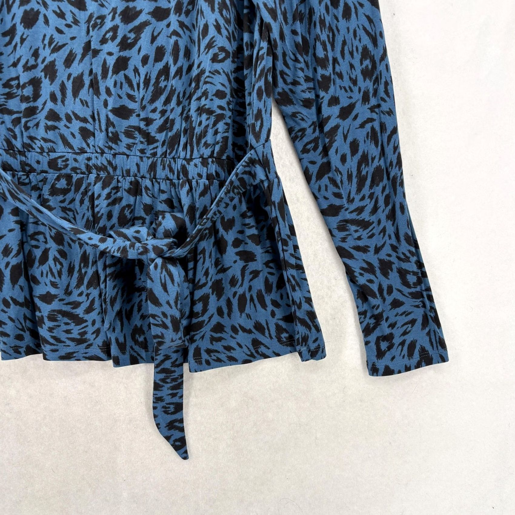 Ann Taylor Ann Taylor Blouse Womens L Blue Animal Print V Neck Tie Waist Peplum NWT Size L / US 10 / IT 46 - 3 Thumbnail