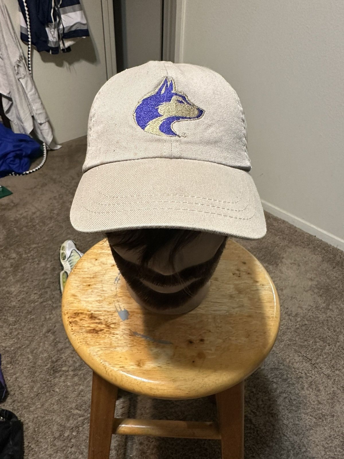 NCAA Vintage NCAA Washington Huskies “triple tan” hat 00s Size ONE SIZE - 2 Thumbnail