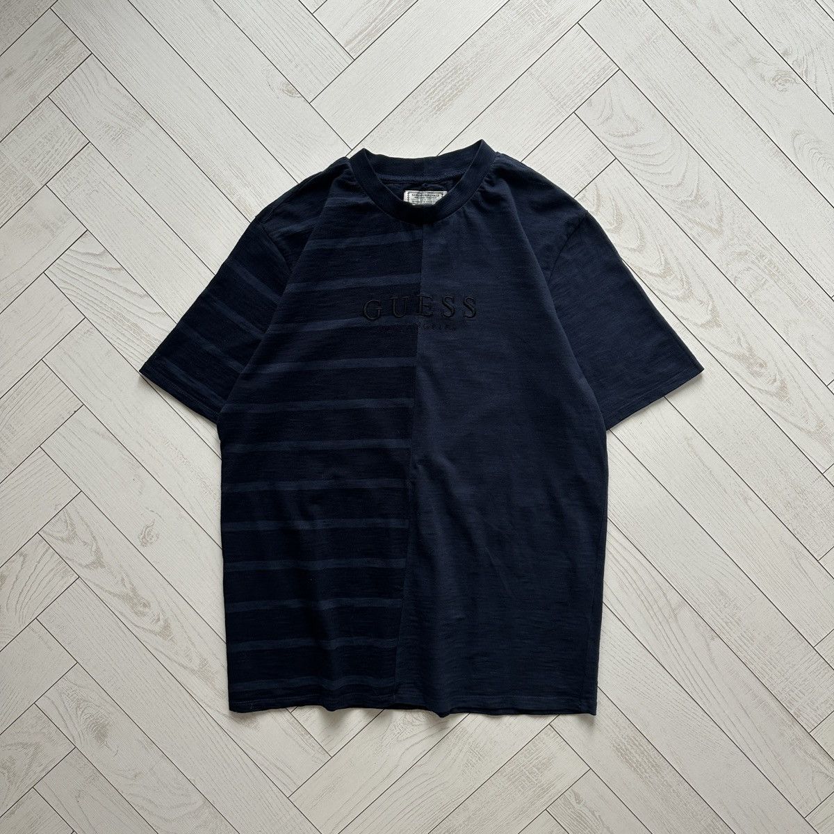Guess Guess originals Striped Half Split tee Heavyweight y2k rare Size US M / EU 48-50 / 2 - 1 Thumbnail