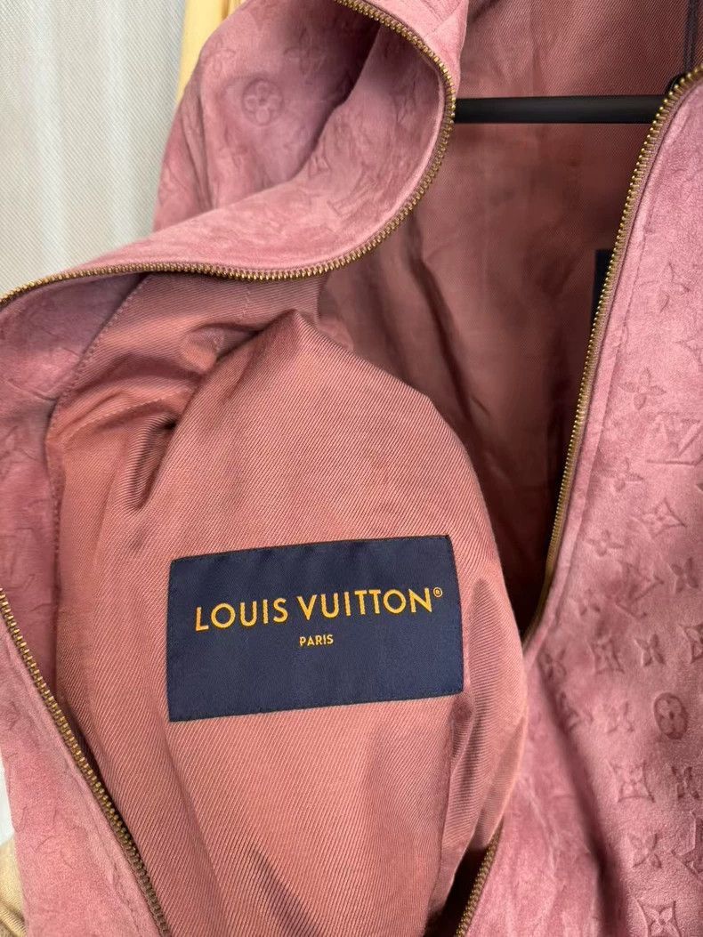 Louis Vuitton Louis Vuitton Pink Suede Logo Jacket-yf-2507 Size US L / EU 52-54 / 3 - 4 Thumbnail