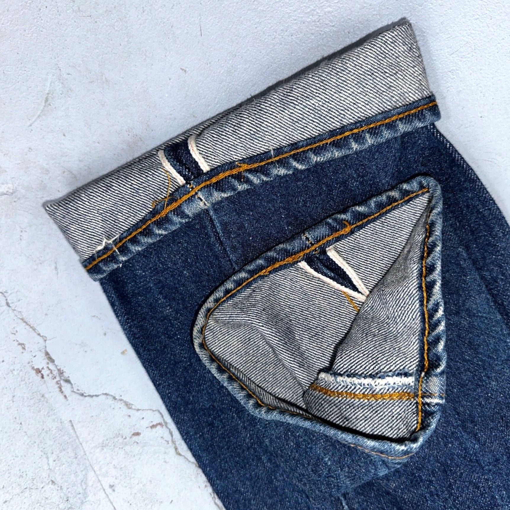 Levi's VINTAGE Levi's 501 Jeans (XX) 80s USA Dark Wash Blue Selvedge 27x34 27x34 Button Denim Straight Mens Size US 27 - 4 Thumbnail