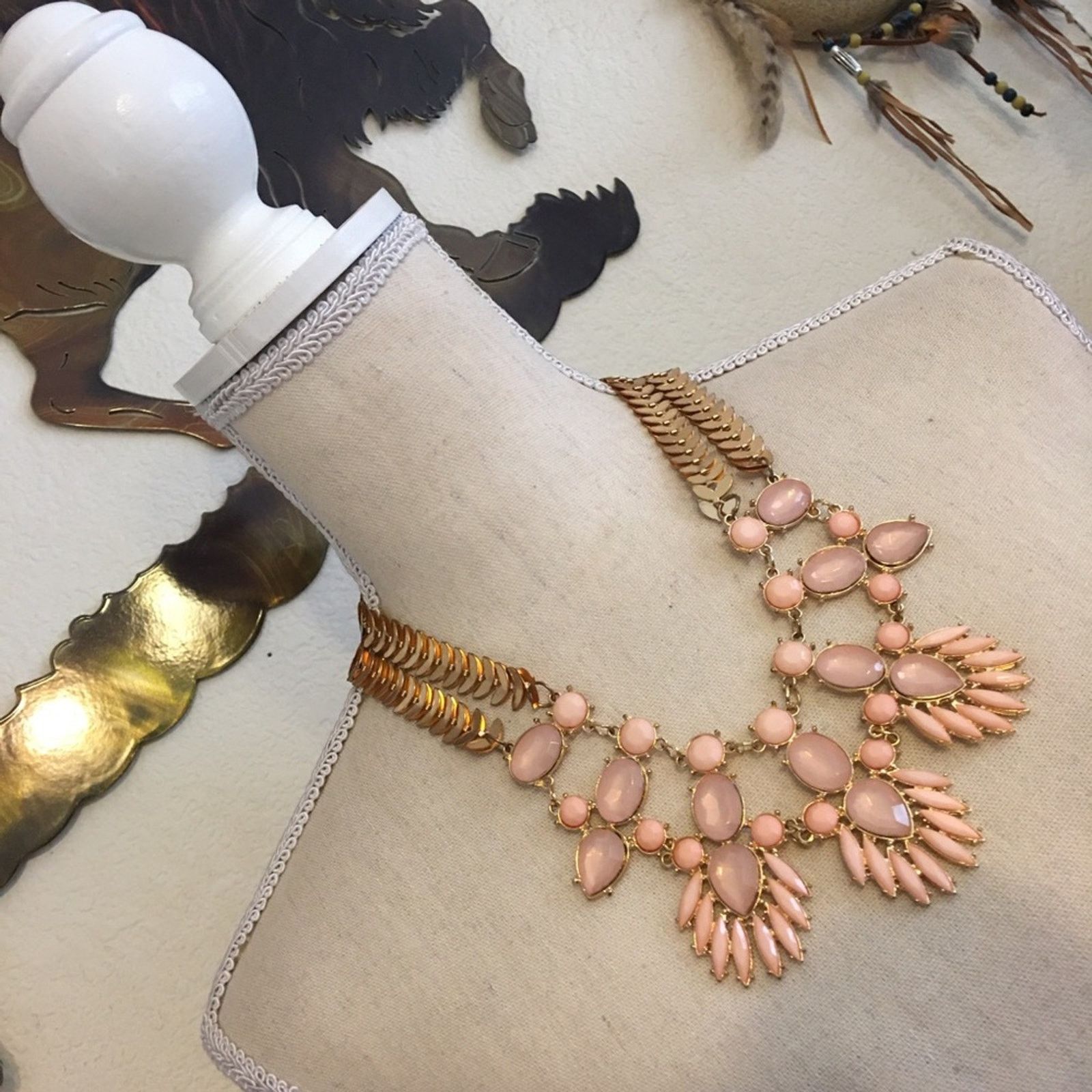 Jewelry Blush pink stone gold leaf fancy chain necklace Size ONE SIZE - 3 Thumbnail