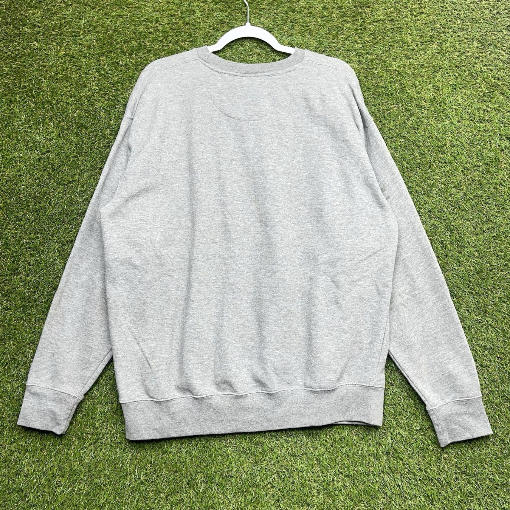 Nike Nike Sweatshirt Mens Medium Long Sleeve Crewneck Pullover Sportswear Boxy Gray Cotton Blend Embroidered Logo Nike Sportswear Regular Size US M / EU 48-50 / 2 - 2 Thumbnail