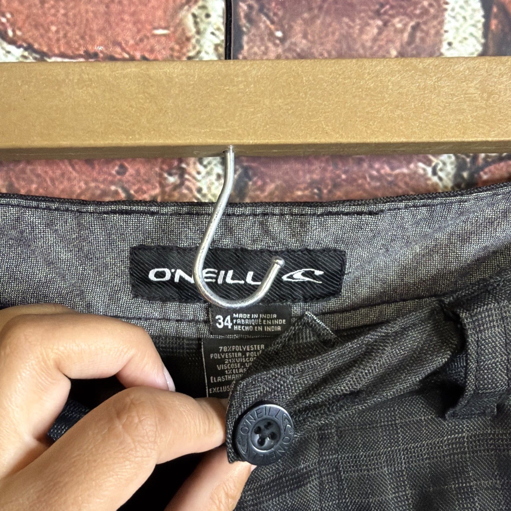Vintage ONEILL Mens Chino Shorts Plaid Gray 34 Regular Inseam 10.5in Polyester Viscose Pockets Size US 34 / EU 50 - 2 Thumbnail