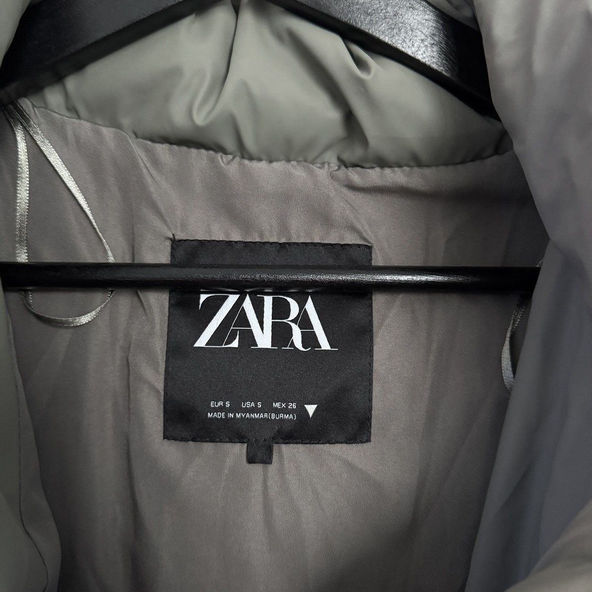 Zara RUBBERIZED PUFFER JACKET Size US S / EU 44-46 / 1 - 4 Thumbnail