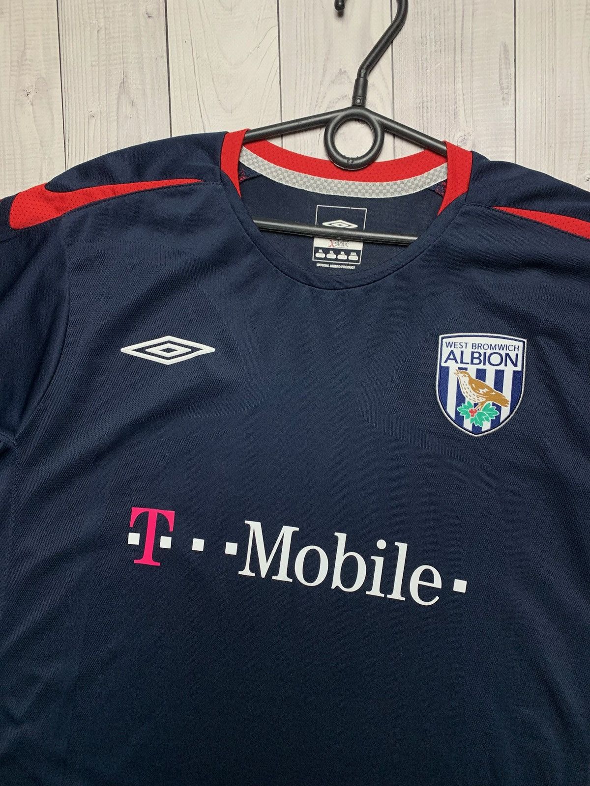 Umbro × Vintage Vintage Umbro West Bromwich soccer jersey size XL navy Size US XL / EU 56 / 4 - 2 Thumbnail