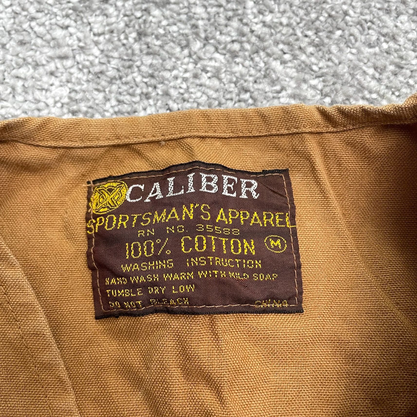 Vintage VINTAGE Caliber Vest Outdoor Hunting Cargo Brown Cotton Button Down Mens Medium Jacket/Coat Short Chest 41 in Regular casual travel pockets breathable Size US M / EU 48-50 / 2 - 4 Thumbnail