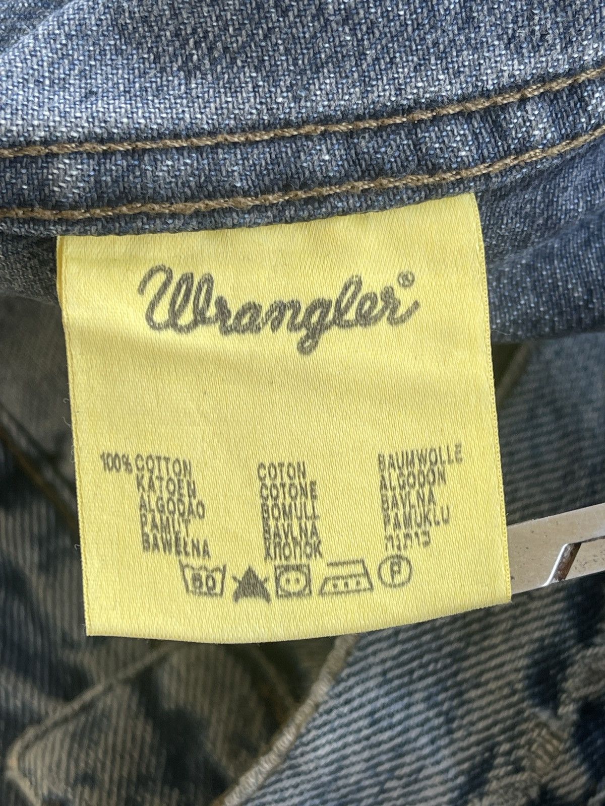 Vintage Thrashed!!! Vintage Wrangler Trucker Jacket Distressed Size US XL / EU 56 / 4 - 19 Thumbnail