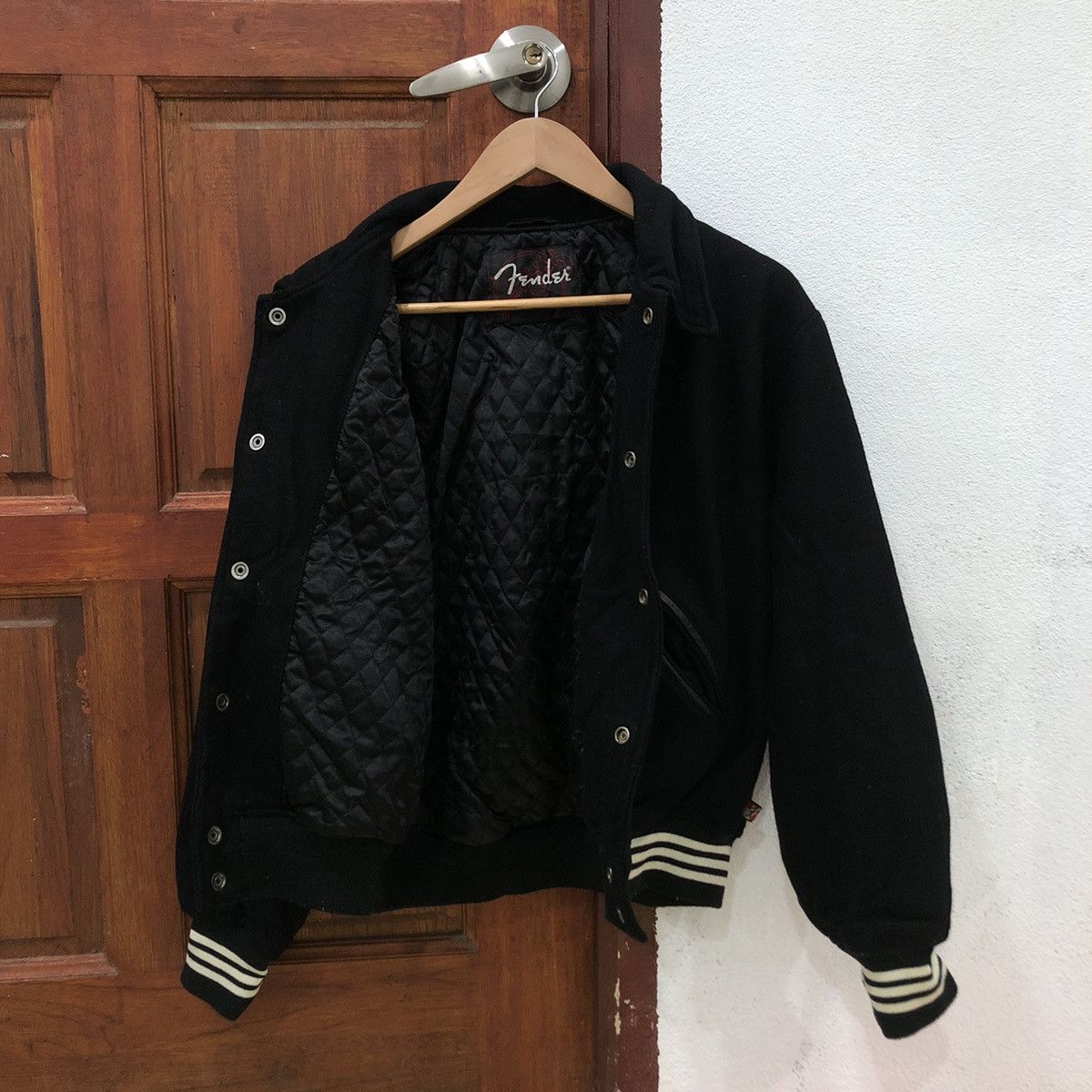 Fender Fender Guitar Varsity Jacket Size US M / EU 48-50 / 2 - 3 Thumbnail