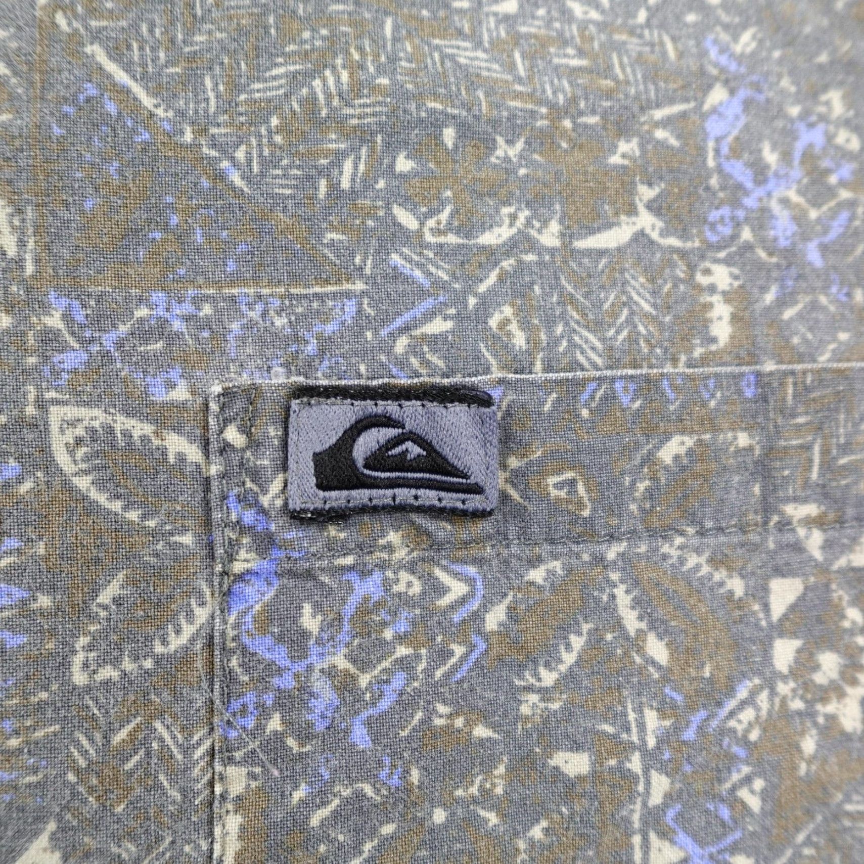 Quiksilver VINTAGE Quiksilver Shirt Mens Small Gray Purple Hawaiian Tribal Button Up 90s Size US S / EU 44-46 / 1 - 3 Thumbnail