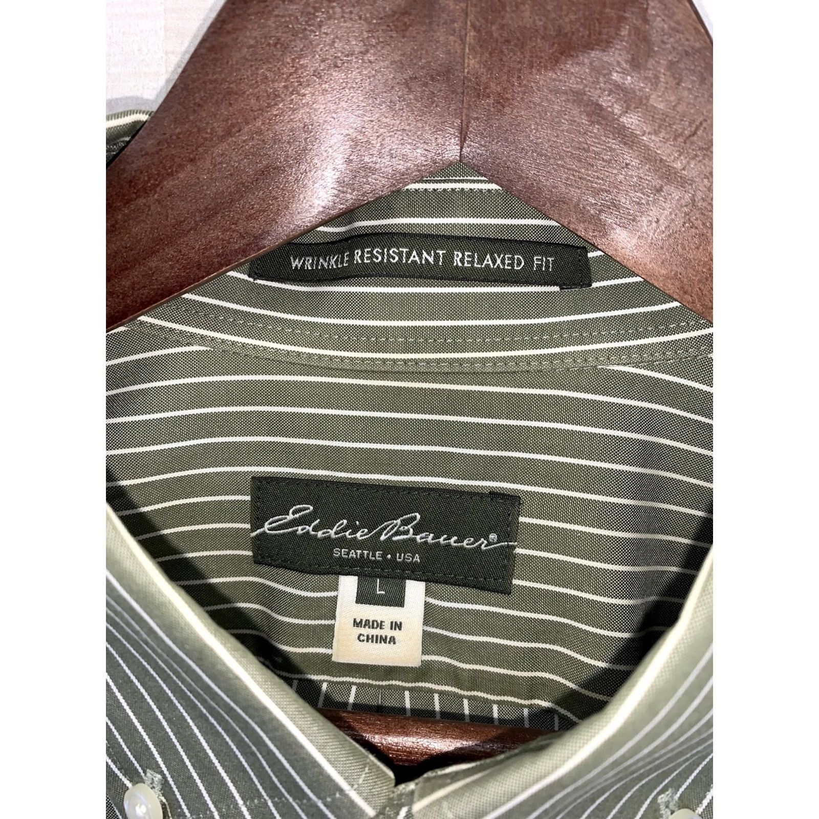Eddie Bauer Eddie Bauer Wrinkle Resistant Relaxed Fit Green Striped Button Down Shirt SZ L Size US L / EU 52-54 / 3 - 2 Thumbnail