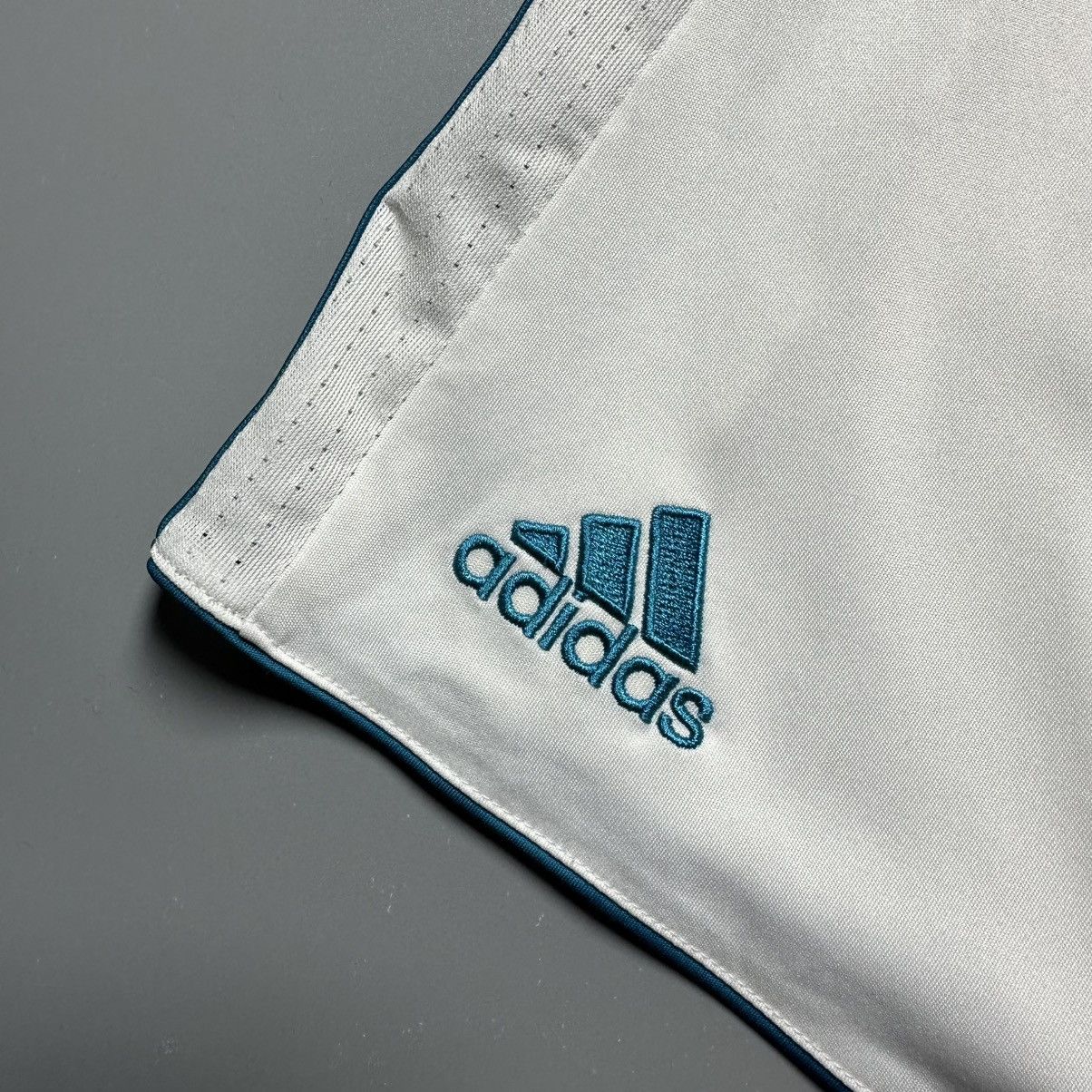 Vintage REAL MADRID ADIDAS 2016/2017 FOOTBALL HOME SHORTS #7 RONALDO Size US 29 - 7 Thumbnail