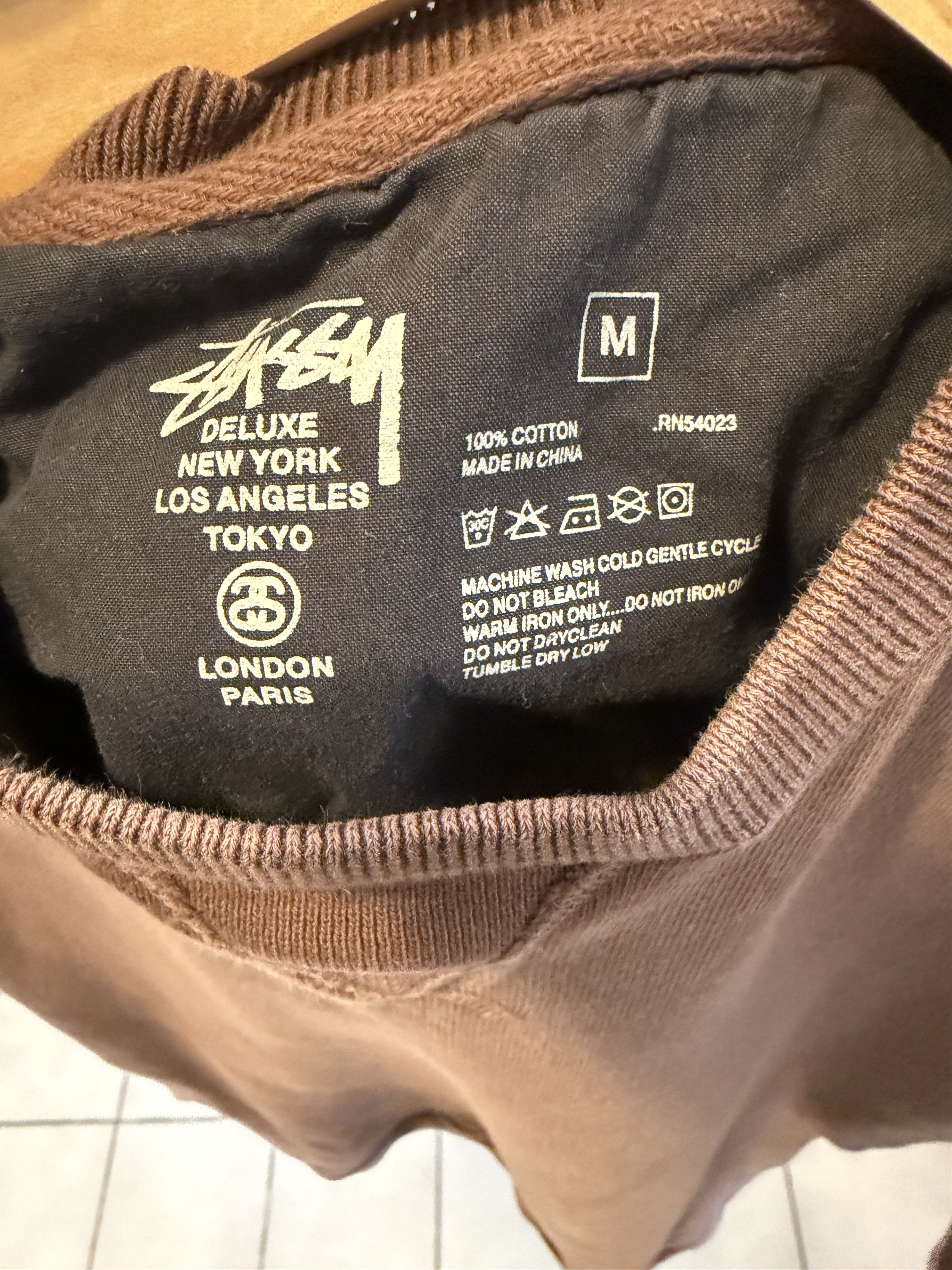 Stussy Stüssy Deluxe Crewneck | Brown | Archive World Tour Era Size US M / EU 48-50 / 2 - 5 Thumbnail