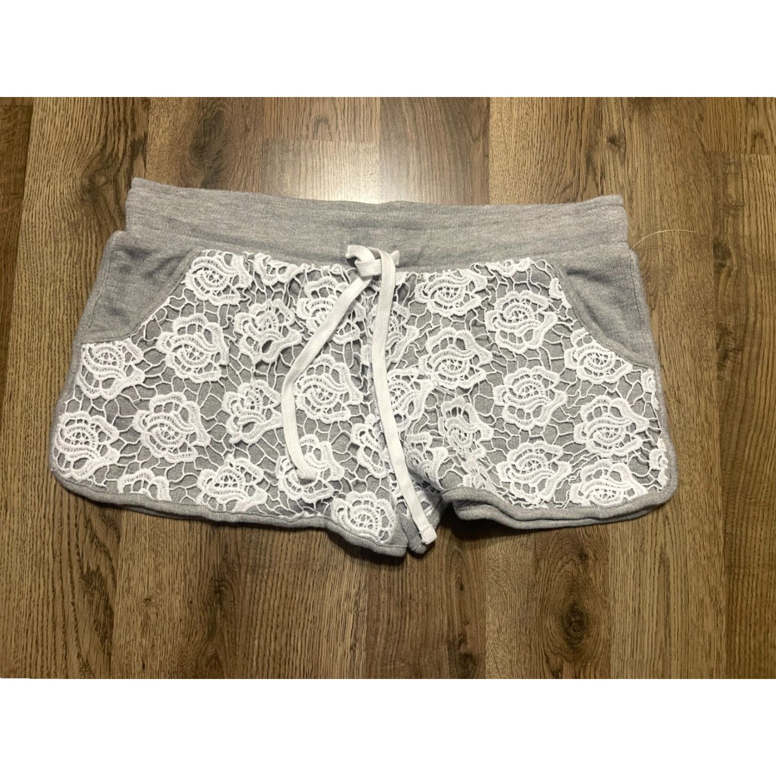Vintage No Boundaries Shorts Womens Large Gray White Lace Tie Waist Sleep Shorts Size ONE SIZE - 2 Thumbnail
