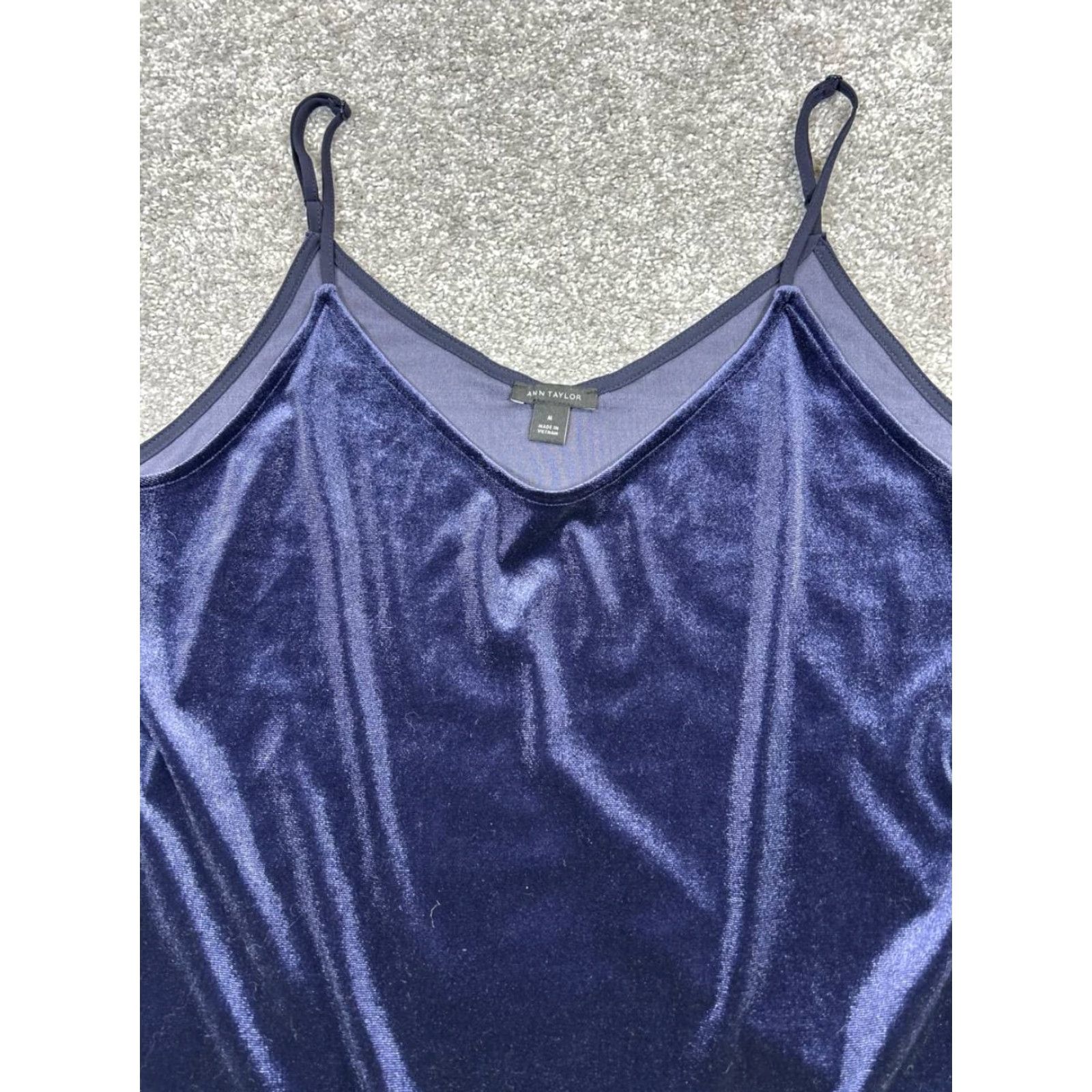 Vintage Ann Taylor Shirt Womens M Blue Velvet Tank Top Sleeveless V-Neck Casual Polyester Velvet Tank Top Size M / US 6-8 / IT 42-44 - 2 Thumbnail