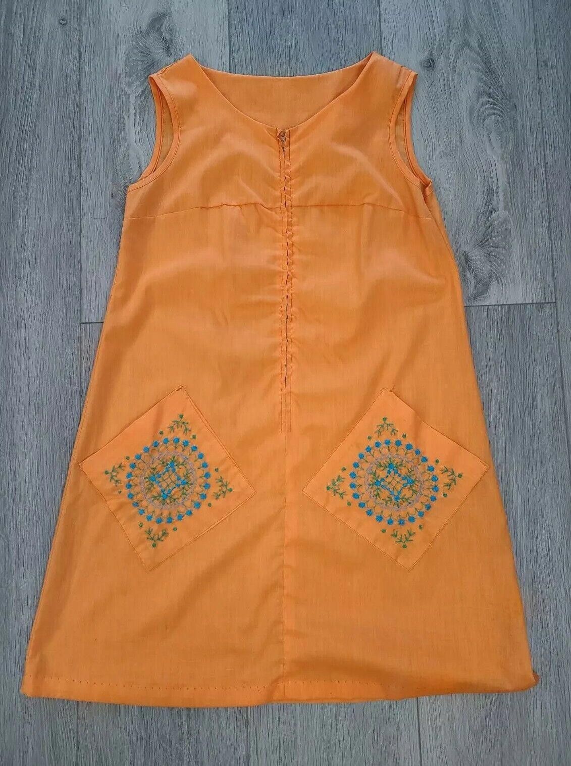 Designer Vintage Dress 1960s Orange Smocked Embroidered Boho Pockets Size M / US 6-8 / IT 42-44 - 1 Thumbnail
