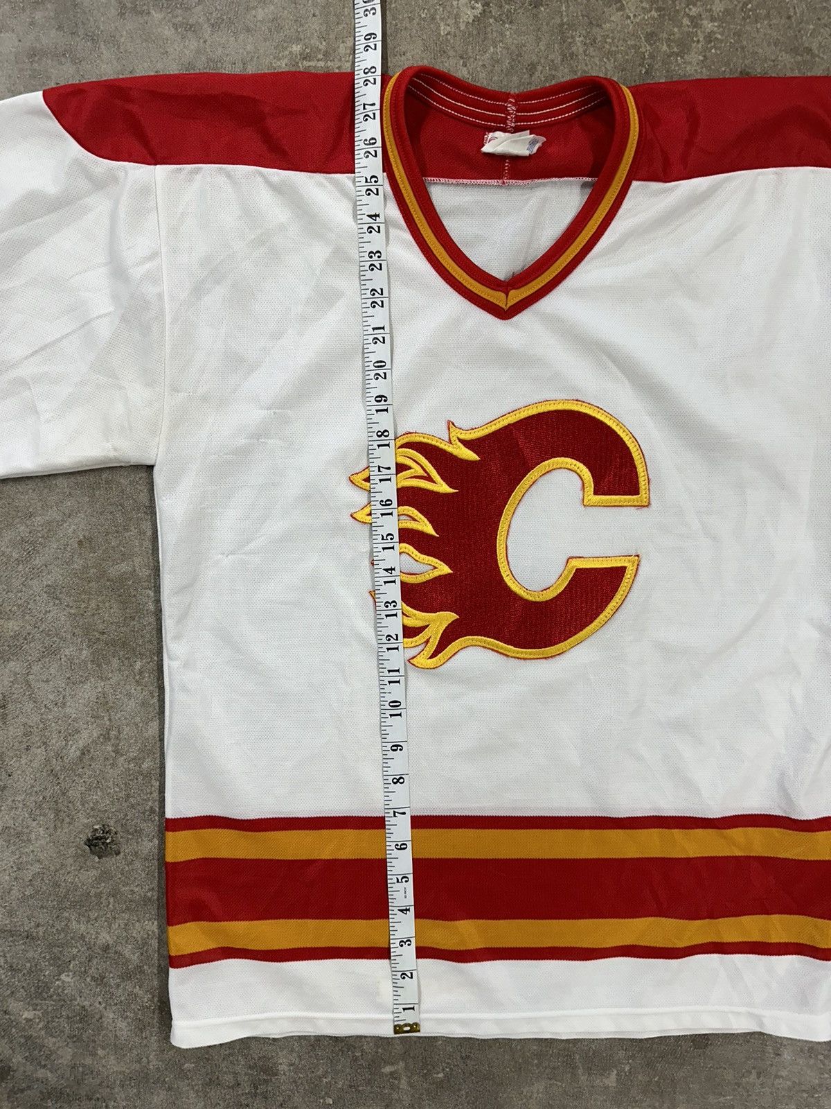 Ccm Vintage 90s CCM Calgary Flames NHL Hockey Jersey Size US M / EU 48-50 / 2 - 16 Thumbnail