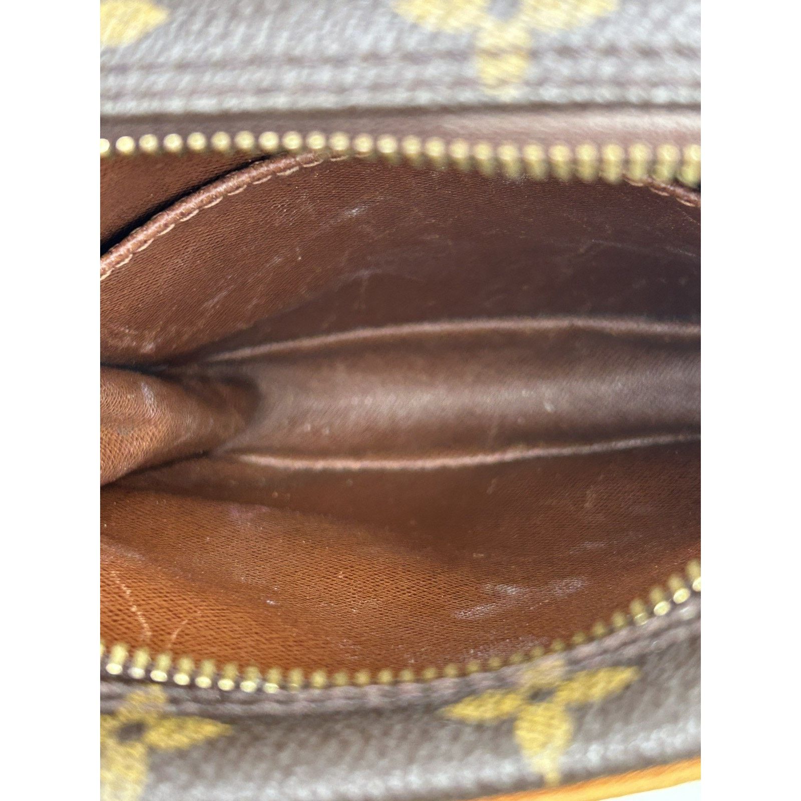 Louis Vuitton Authentic LOUIS VUITTON LV Monogram Leather DANUBE Crossbody Size ONE SIZE - 12 Thumbnail