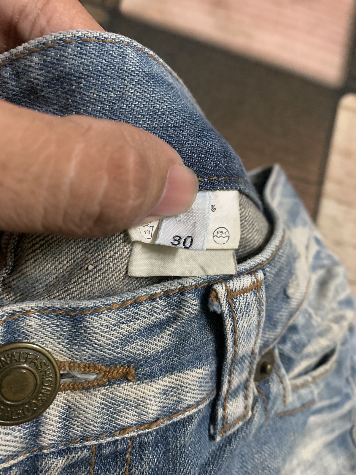 If Six Was Nine FLARE DISTRESSED stone wash agate label japanese designer Size US 32 / EU 48 - 4 Thumbnail