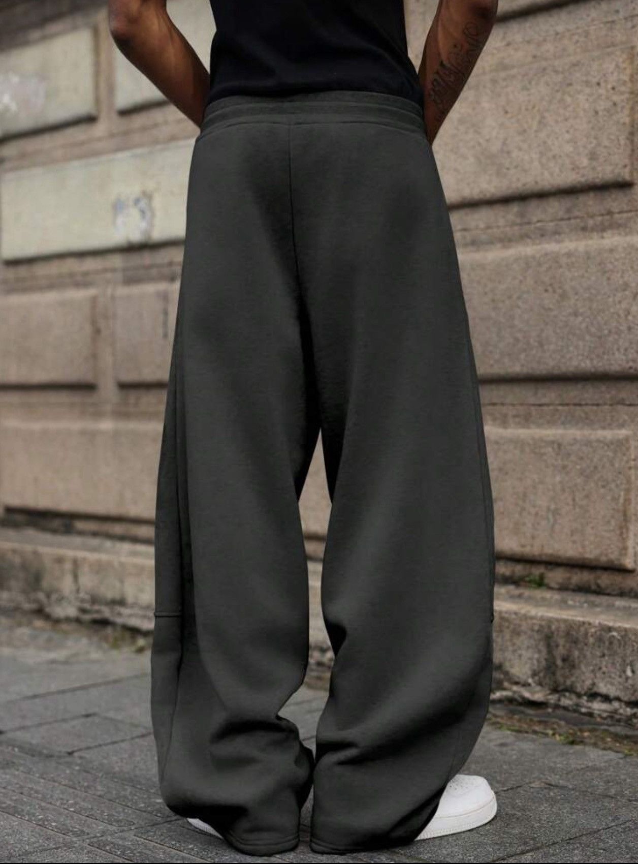 Japanese Brand Wide leg baggy sweatpants Size US 30 / EU 46 - 7 Thumbnail