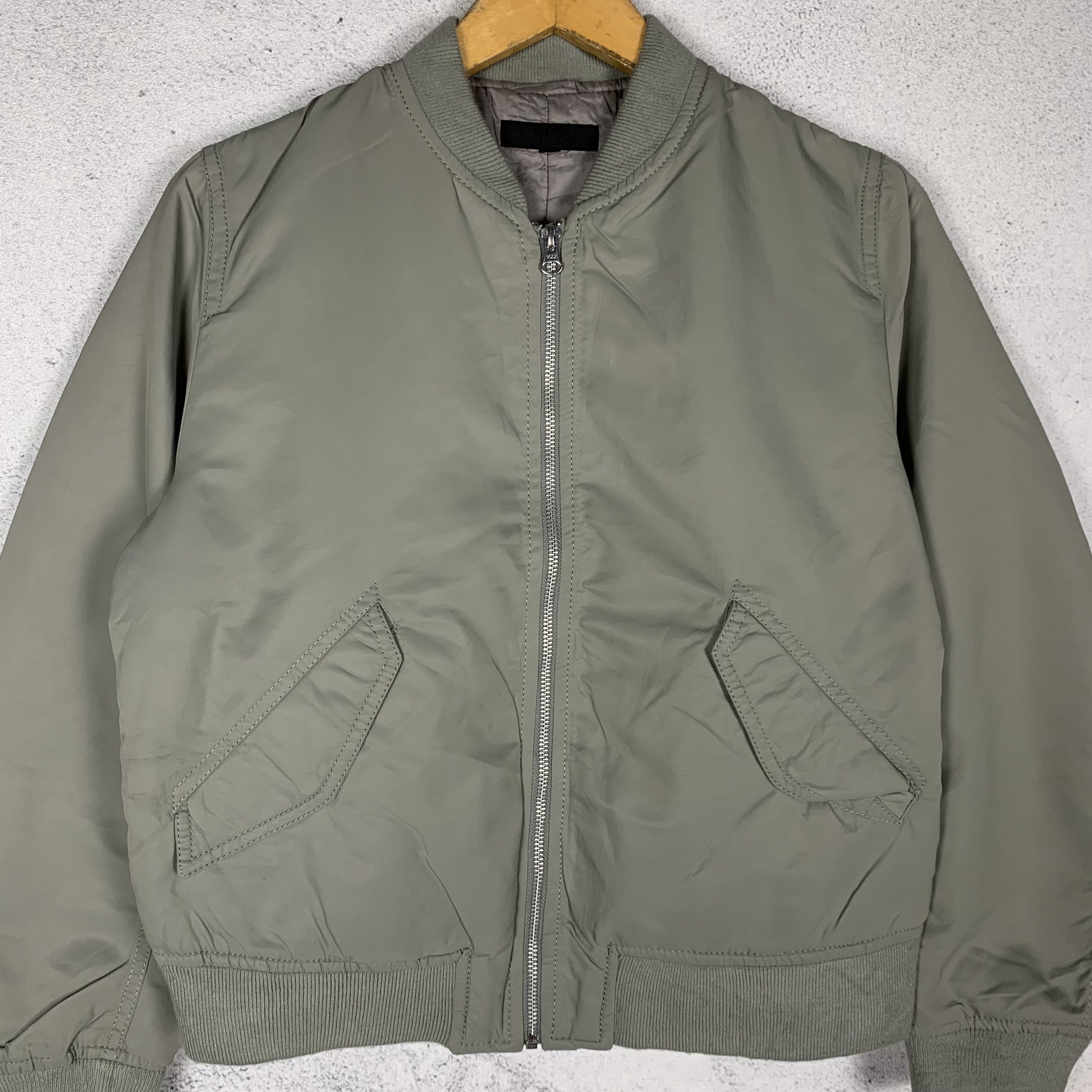 Uniqlo Uniqlo CWU Bomber Flight Jacket Size L / US 10 / IT 46 - 2 Thumbnail