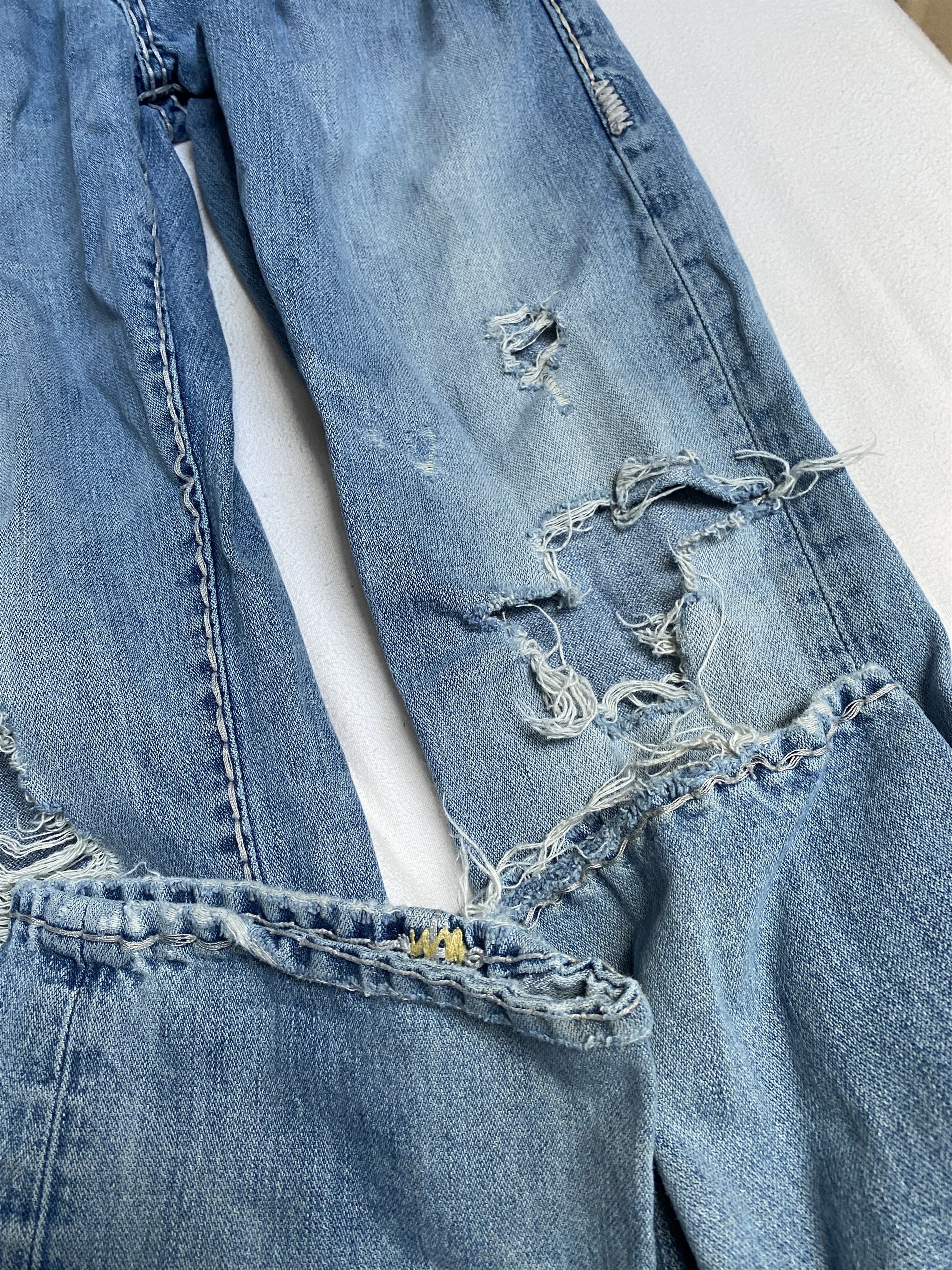 True Religion True Religion distressed denim jeans pants Ricky Size US 29 - 9 Thumbnail