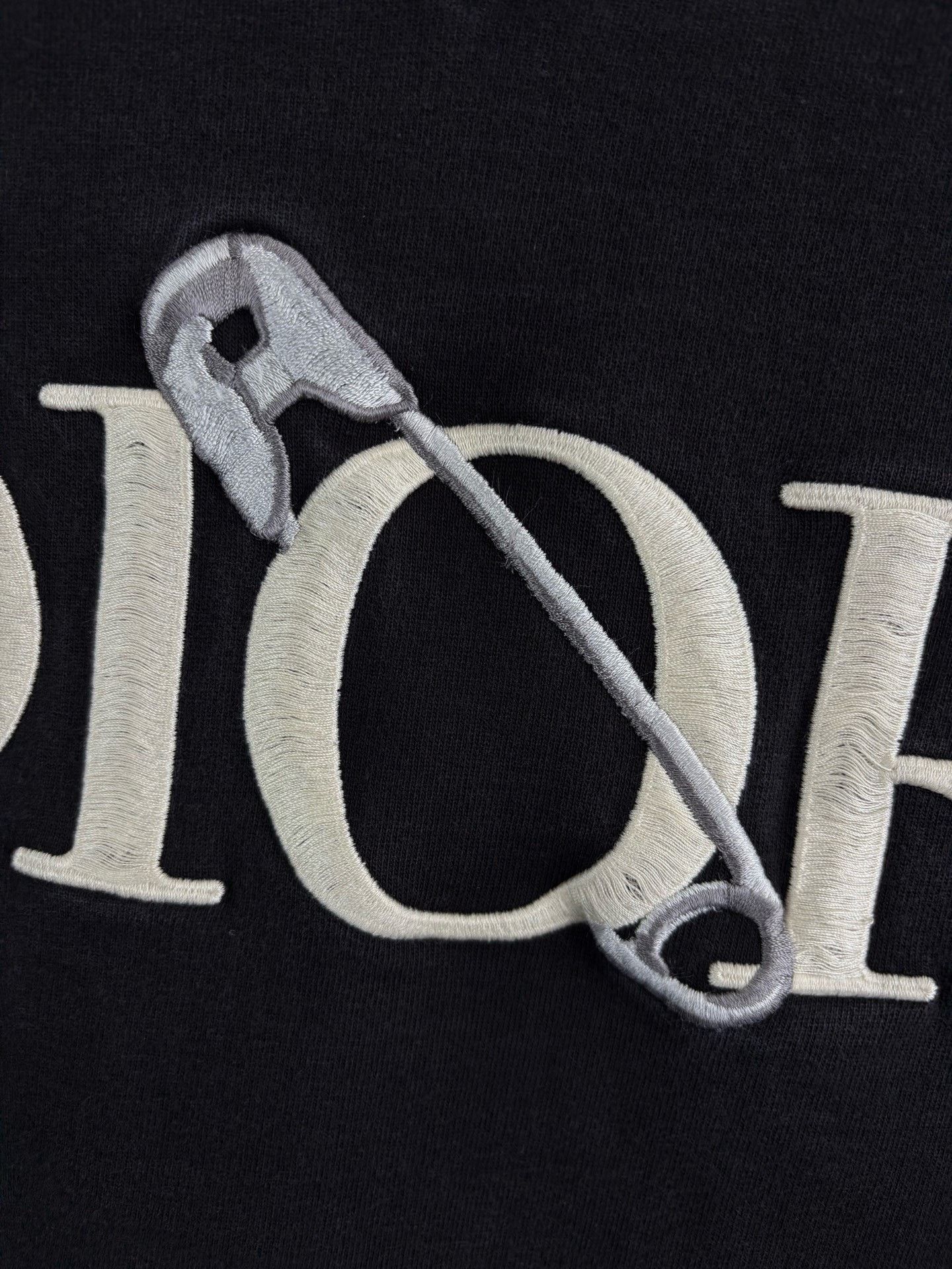 Dior Dior Embroidered Pin Logo T-Shirt Size US M / EU 48-50 / 2 - 3 Thumbnail
