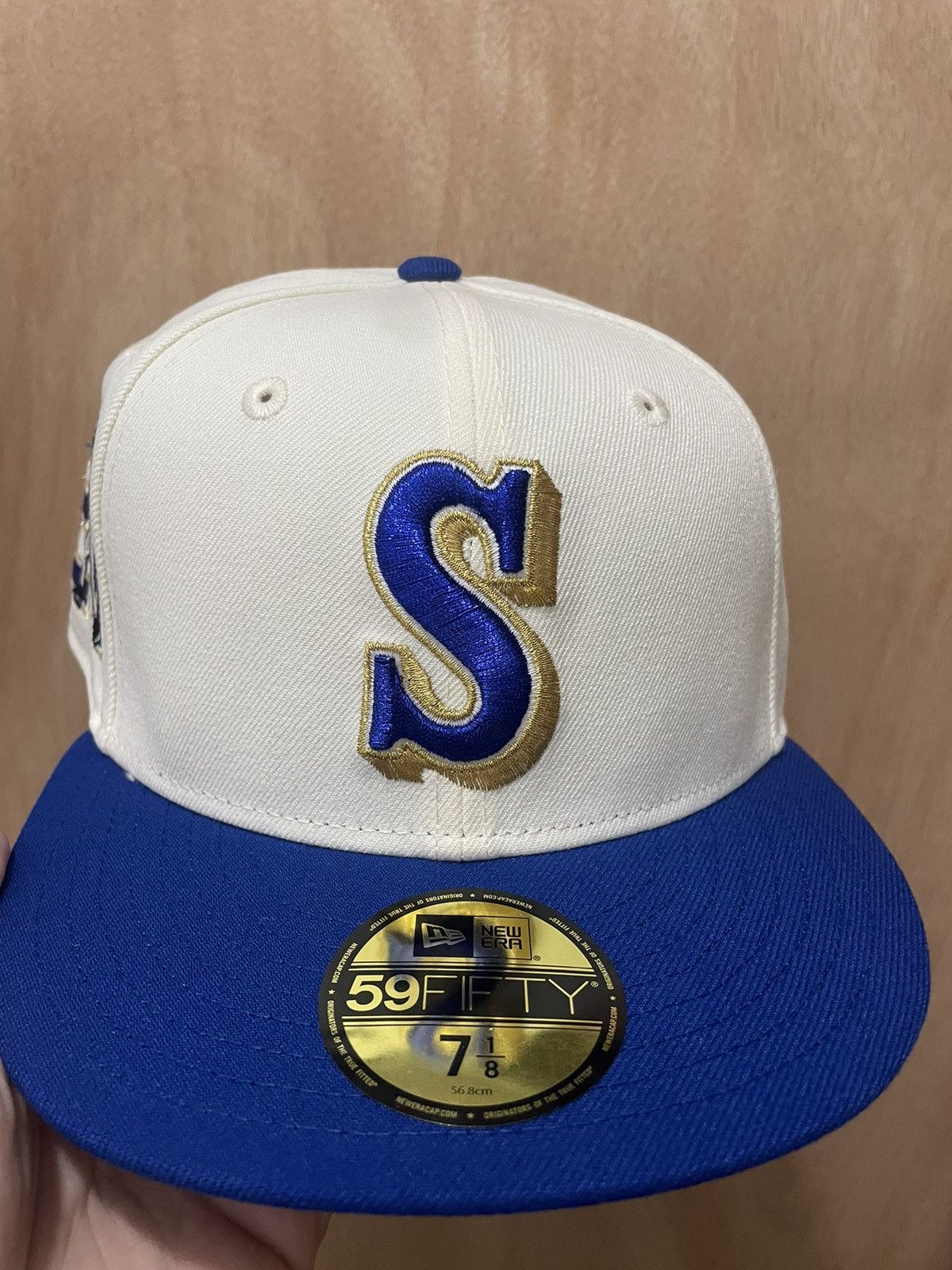 New Era Seattle Mariners Ken Griffey Jr #24 Side Patch 7 1/8 Size ONE SIZE - 2 Thumbnail