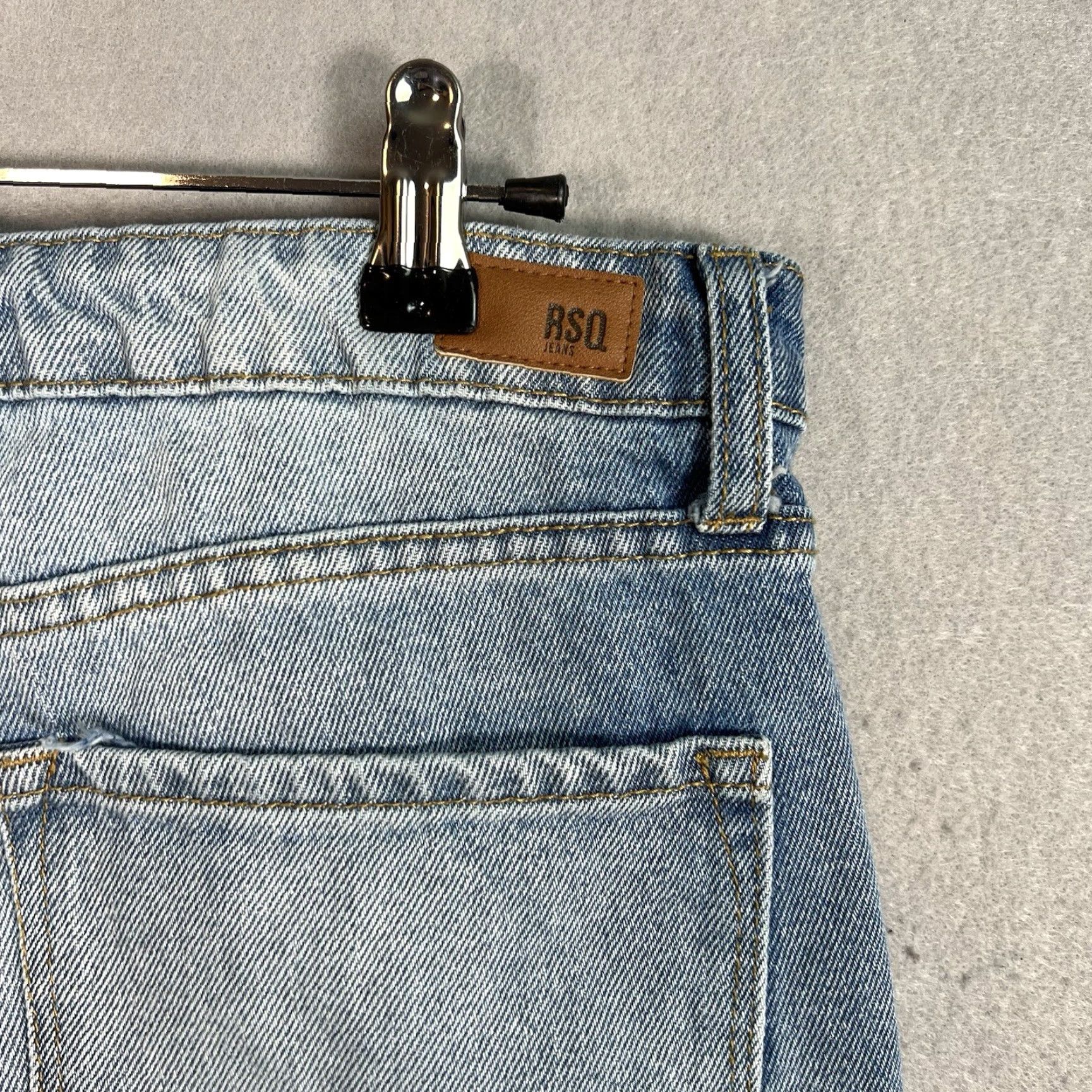 Rsq RSQ Rigid Denim Boyfriend Jeans Women 28 Blue Light Wash Button Fly Pockets Size 28" / US 6 / IT 42 - 7 Thumbnail