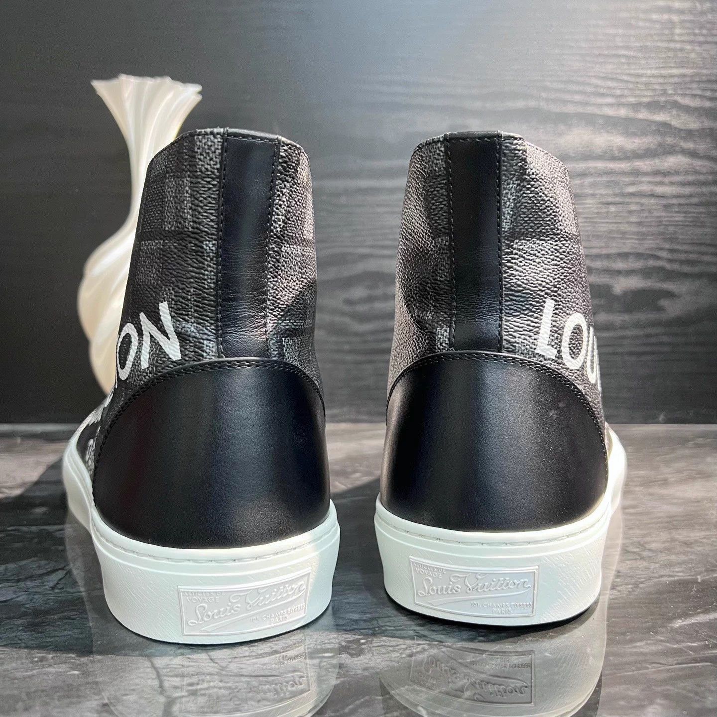 Louis Vuitton Lv 42.5 high-top black/white checkerboard near new Size US 9.5 / EU 42-43 - 4 Thumbnail