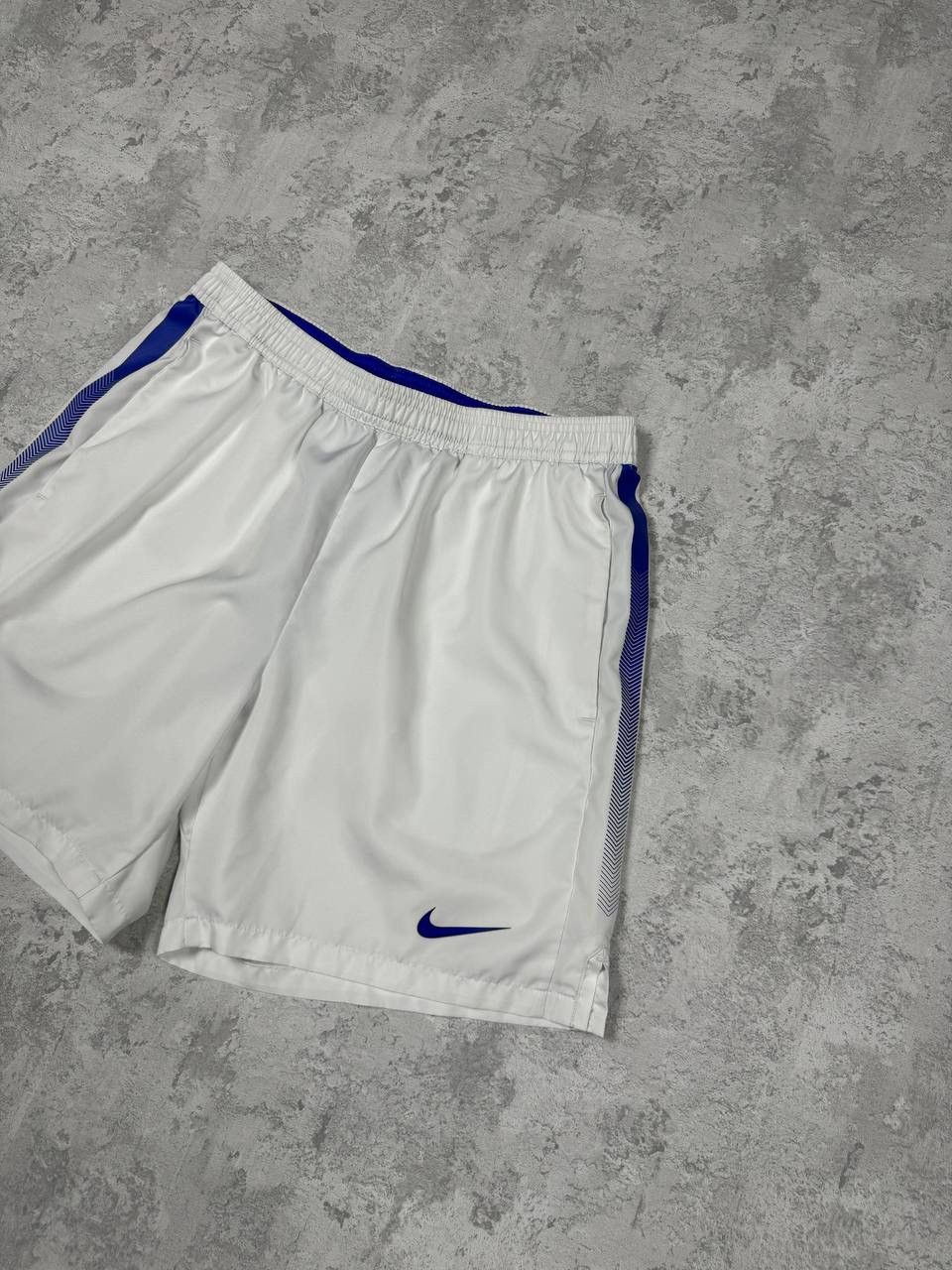 Nike Nike White Men Shorts Size L Size US 33 - 3 Thumbnail