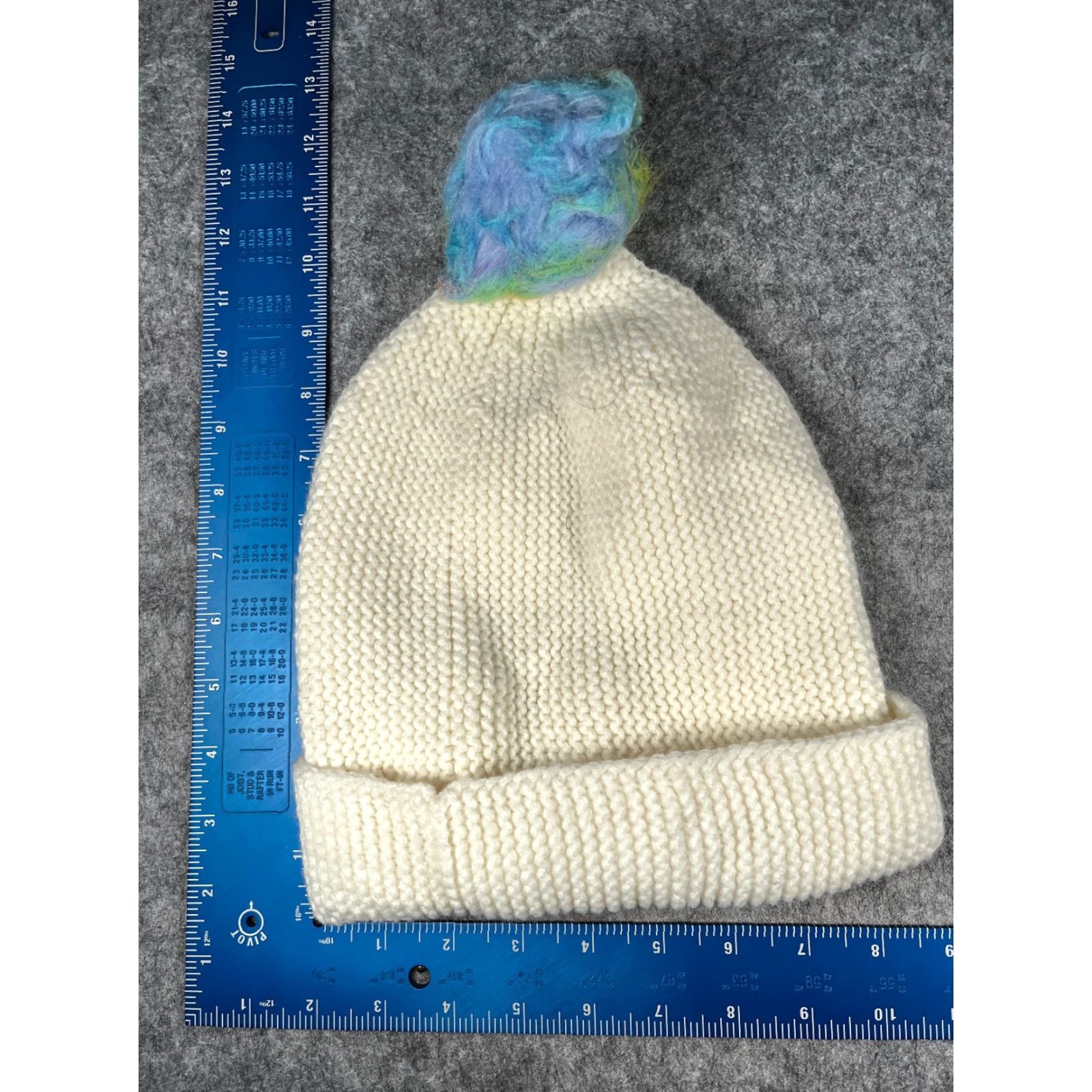 Forever 21 FOREVER 21 Beanie Adult One Size Ivory Knit Acrylic Faux Fur Pom Ski Snow Hat Women Beanie Winter Casual Knit Beanie Size ONE SIZE - 4 Thumbnail