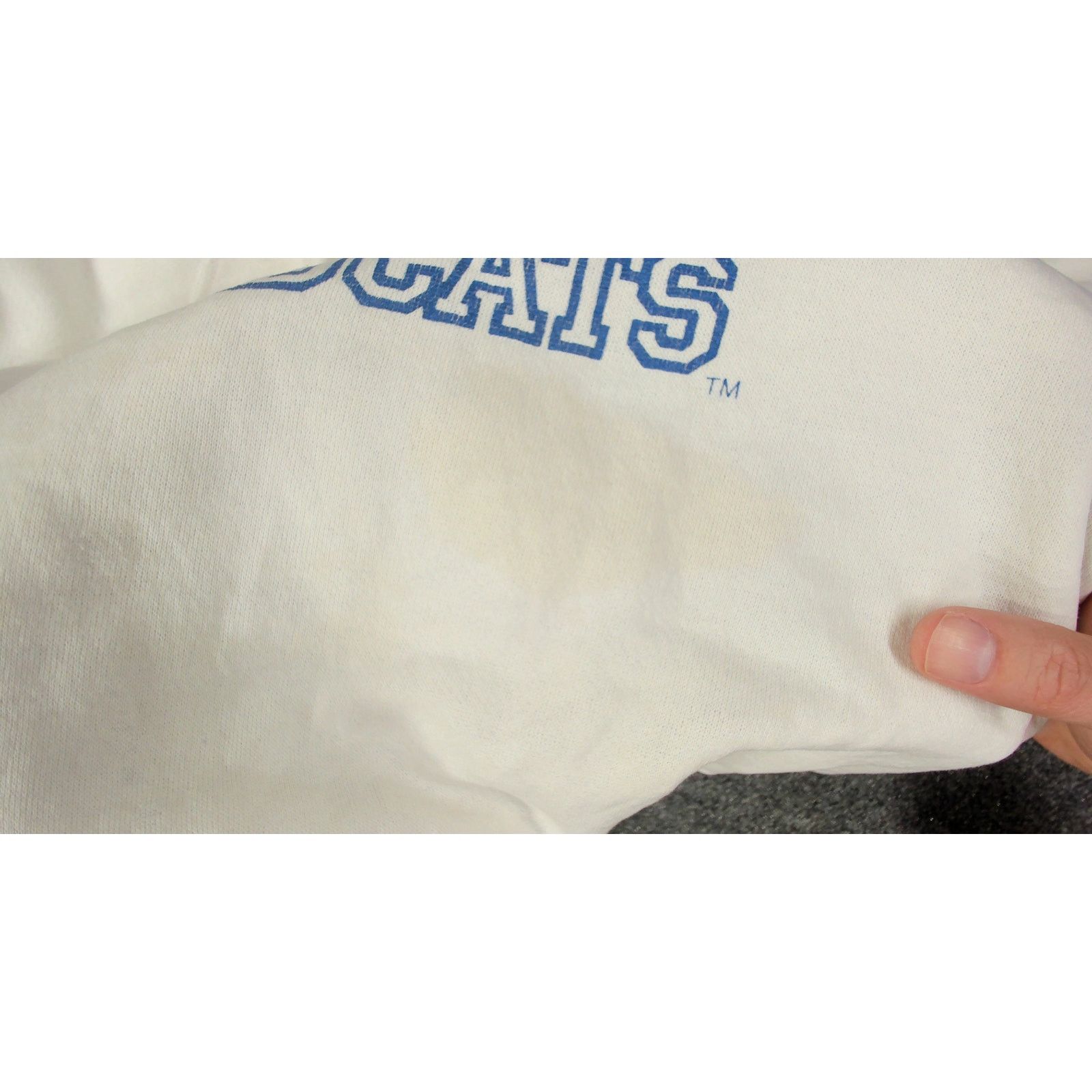 Vintage Vintage 1980s Kentucky Wildcats Thrashed Boxy Sweatshirt Size US L / EU 52-54 / 3 - 11 Thumbnail